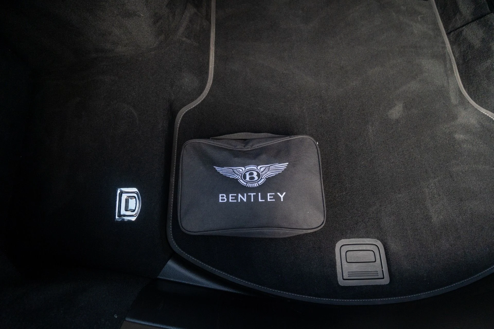 mph062_3836366579_Used_2021_Bentley_Flying_Spur_W12_1764865118_d0038975ee