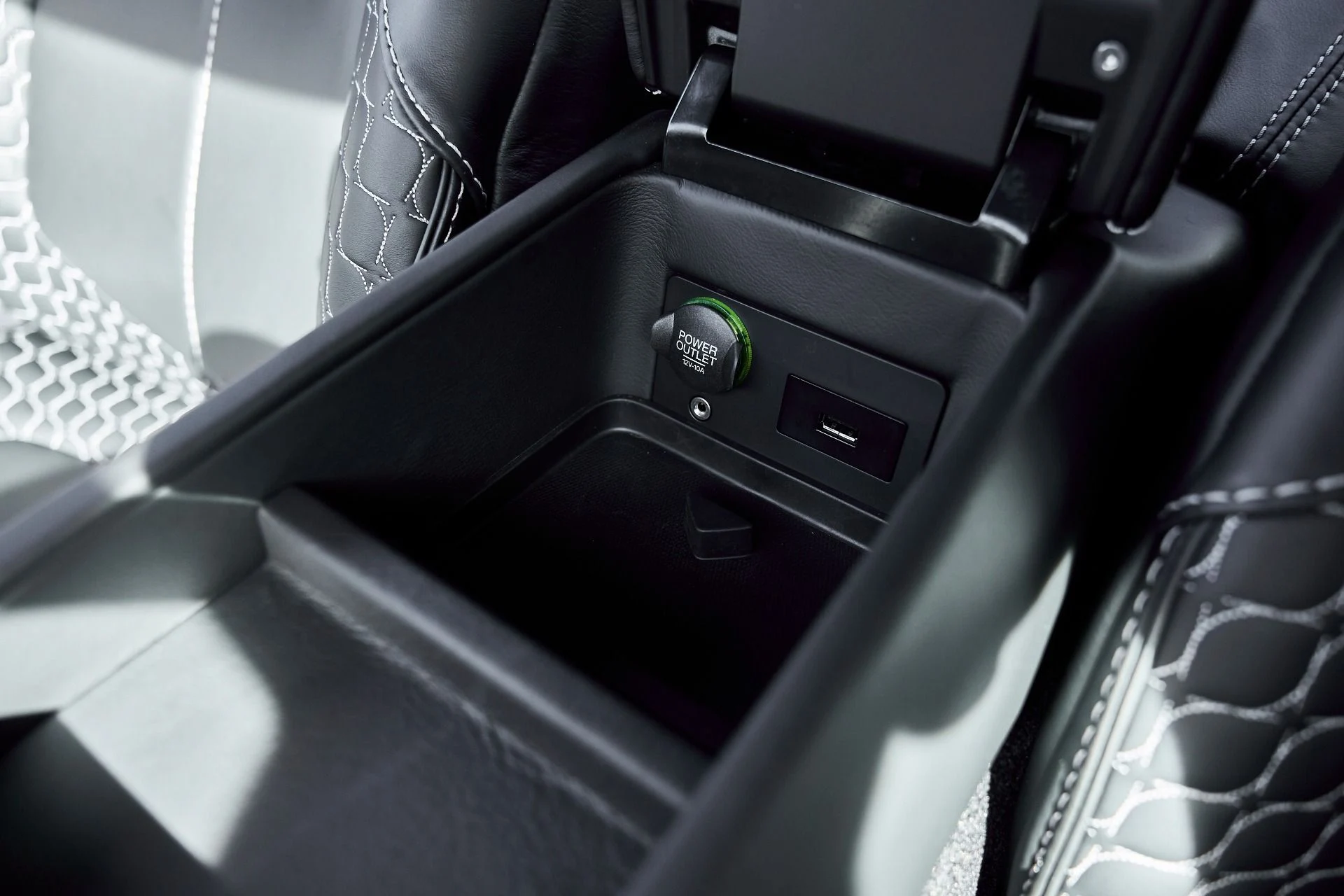 mph062_3839497197_Used_2014_Aston_Martin_Vanquish_V12_1773193829_e615169a02