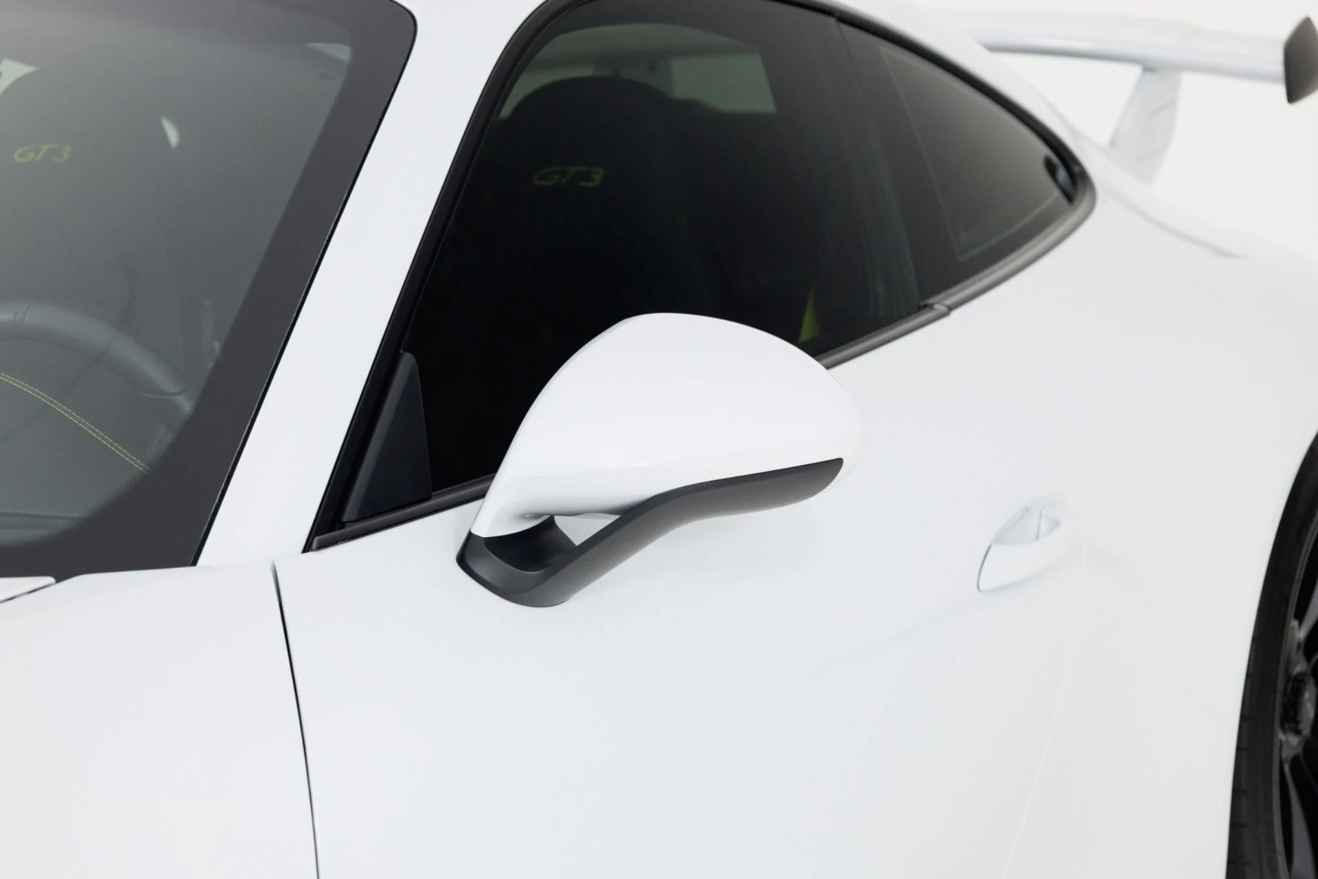 mph062_3920123557_Used_2018_Porsche_911_GT_3_1782317512_ac5460a8b1