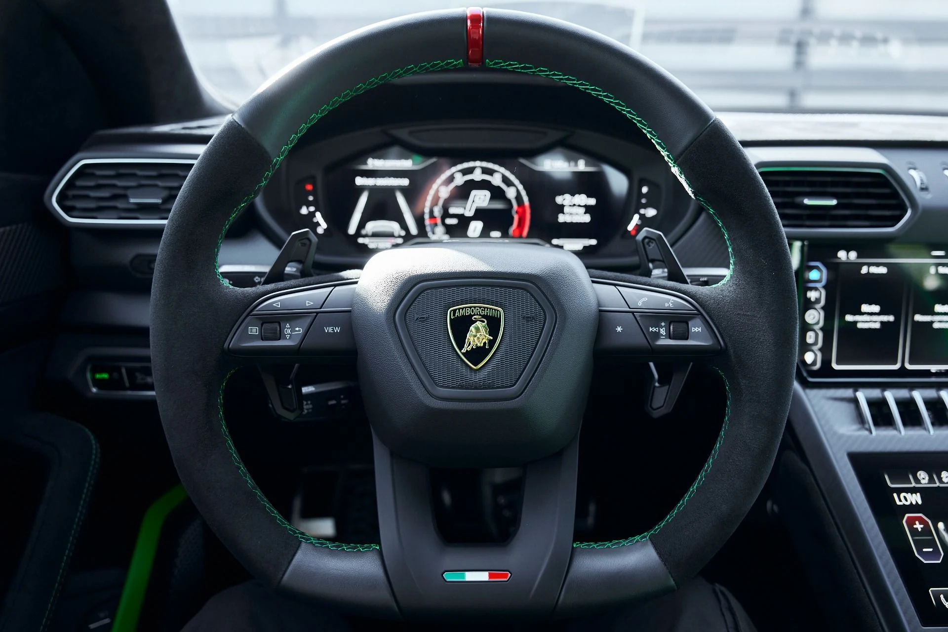 mph062_3934444388_Used_2024_Lamborghini_Urus_Performante_1772849153_a2615e3dae