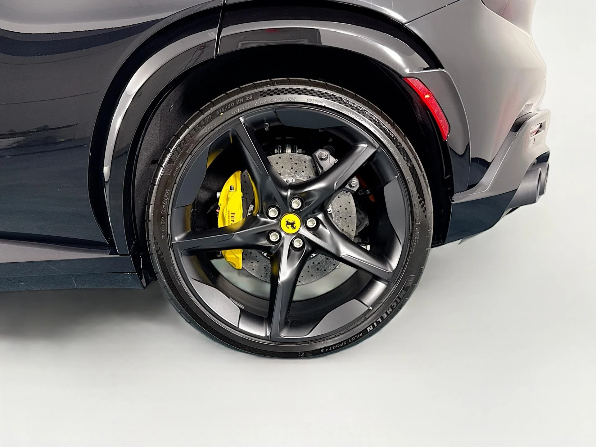 mph062_3940617775_Used_2026_Ferrari_Purosangue_1784317665_0311b0fa42
