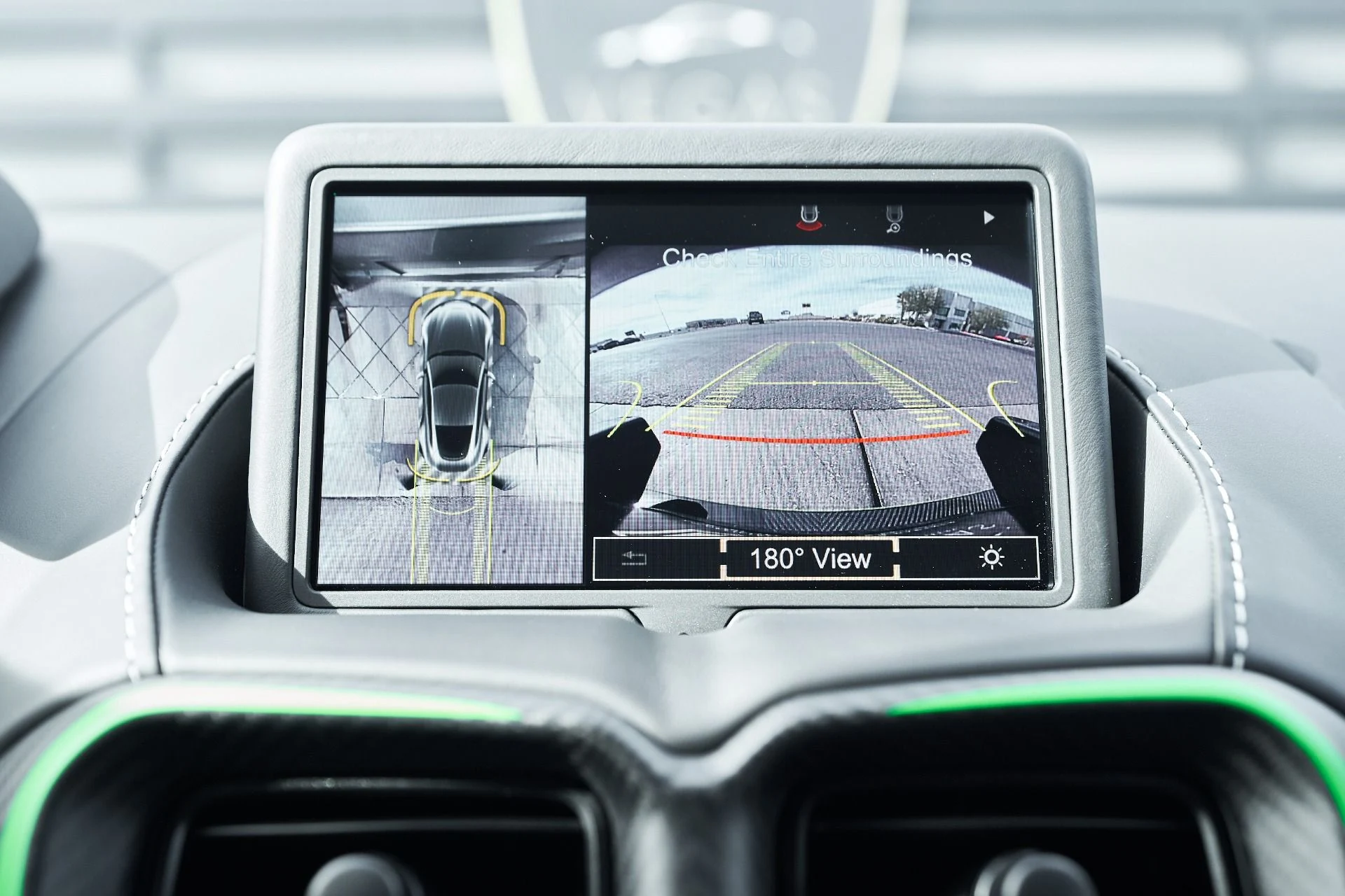 mph062_3962465659_Used_2023_Aston_Martin_Vantage_Base_1762913663_4586b2b194