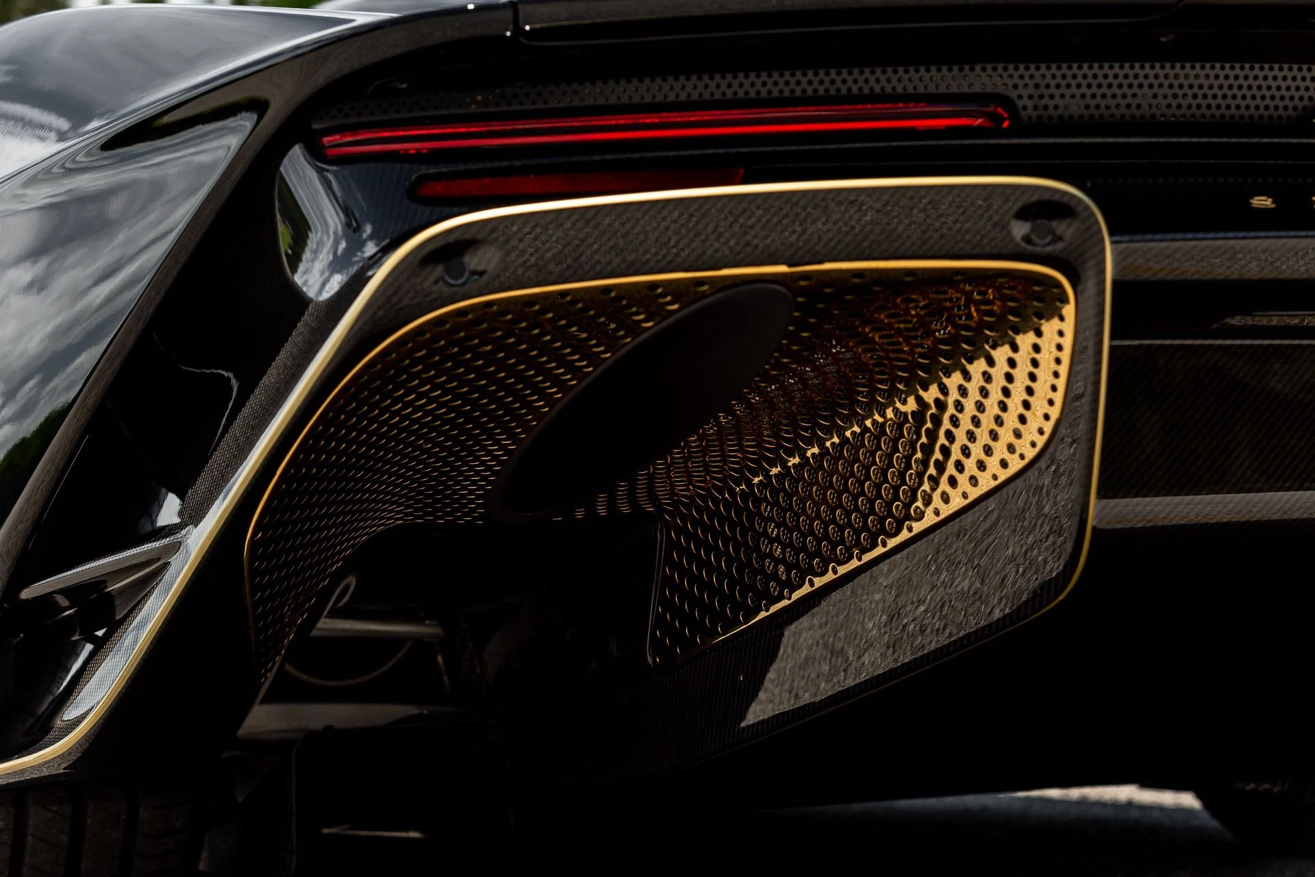 mph062_3979646062_251_p63_l_2805179599