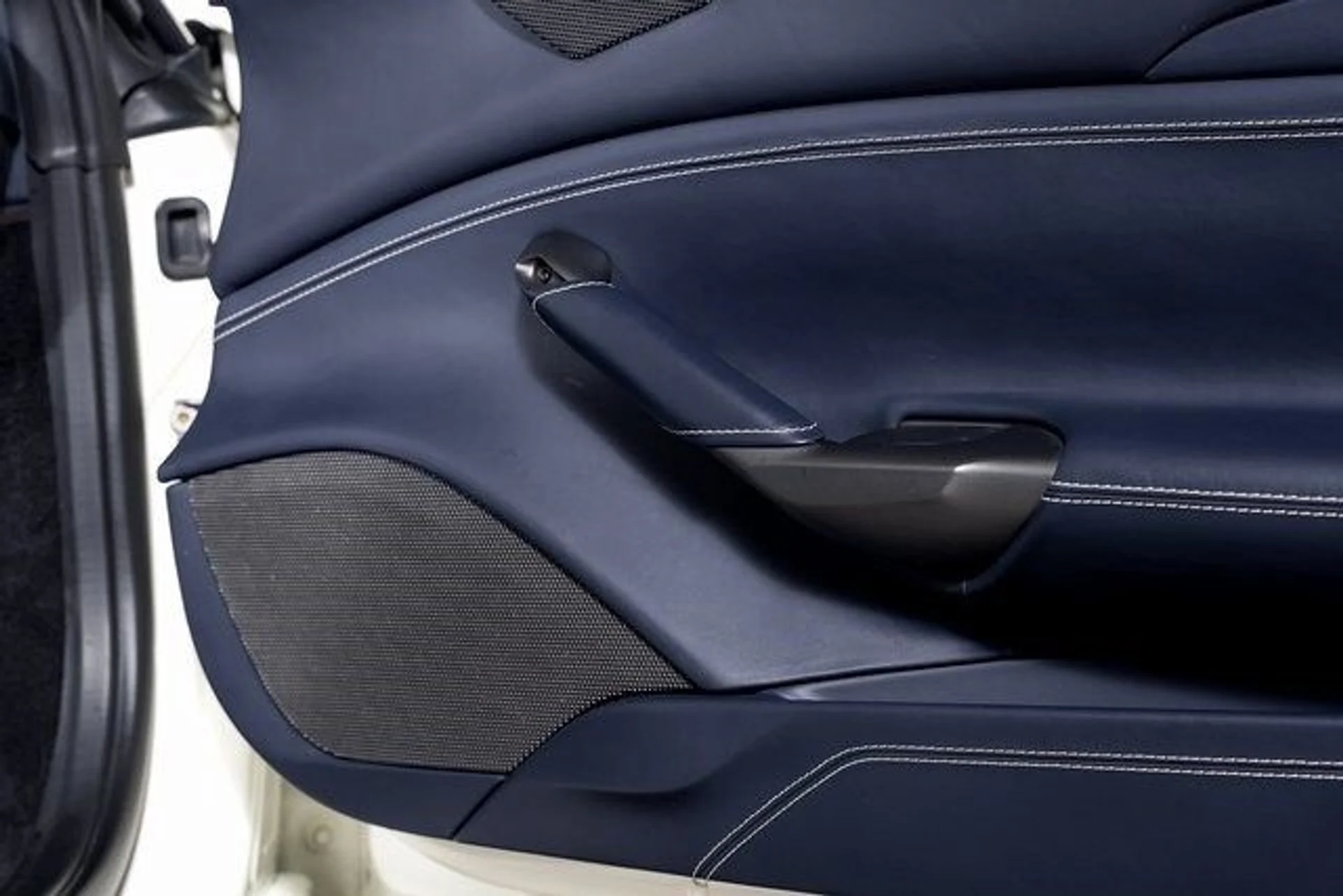 mph062_4039558341_7f204e7cea06295883a4607aeac74d00x_4b18060310