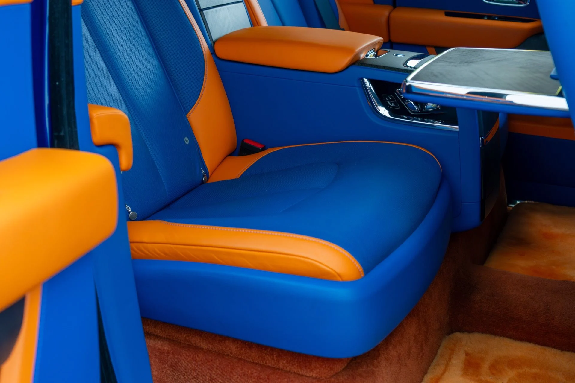 mph062_4102403473_Used_2019_Rolls_Royce_Cullinan_1764189669_5215b7893f