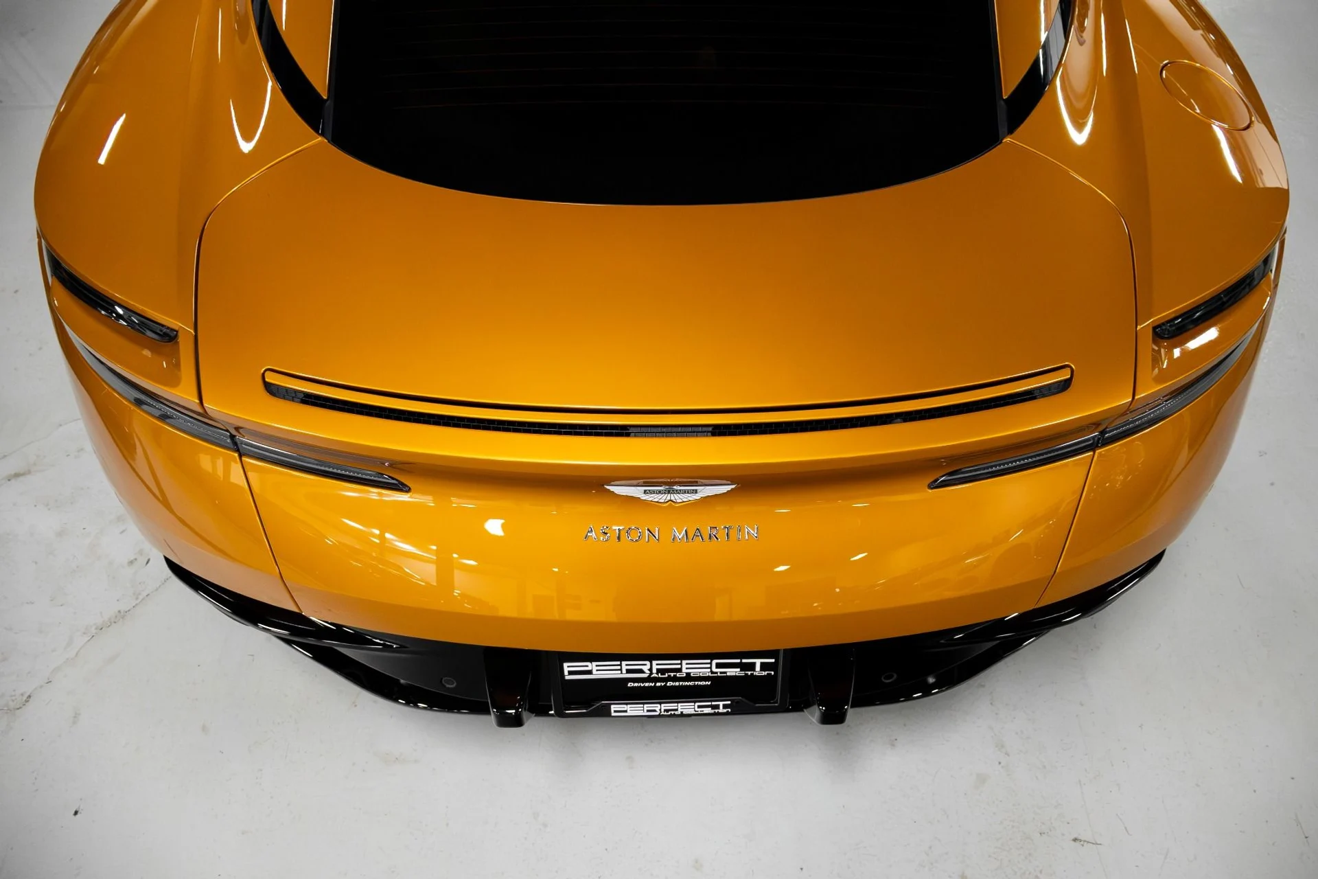 mph062_41241471_Used_2018_Aston_Martin_DB_11_1761056819_2f04c10ab5