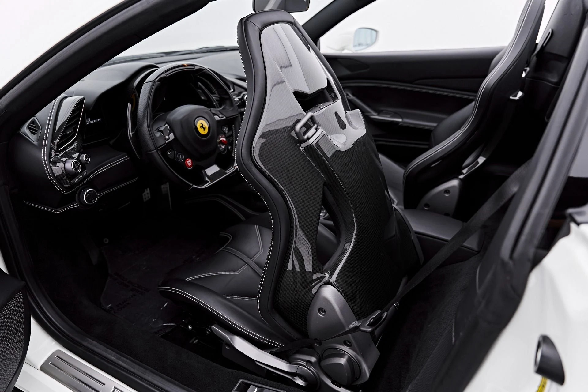 mph062_4130637033_Used_2018_Ferrari_488_Spider_Base_1787888270_ef3ed2c9a1