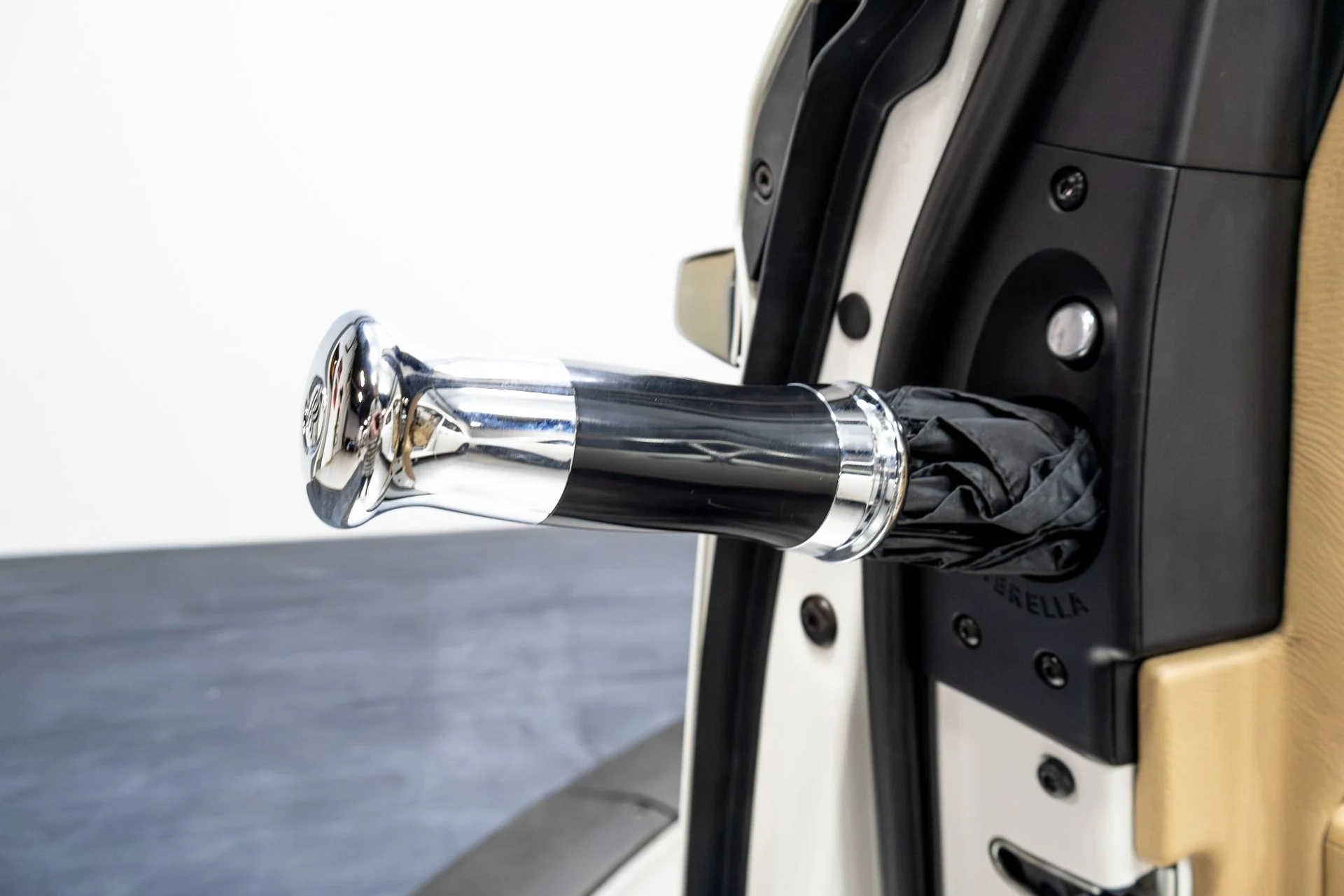 mph062_4157655118_Used_2017_Rolls_Royce_Ghost_1774888920_7902379e79