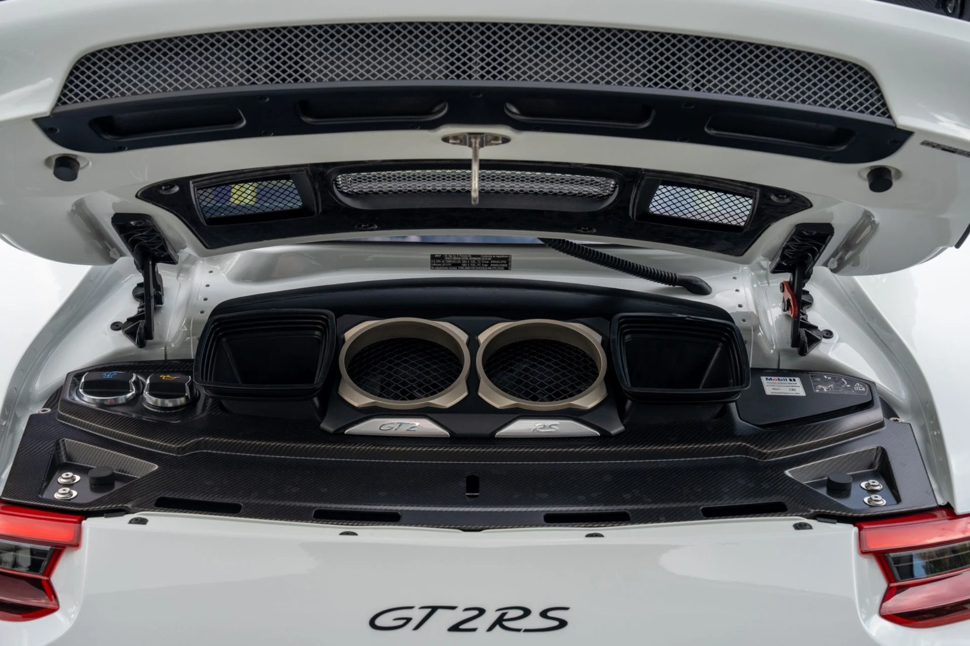 mph062_4192412780_Used_2018_Porsche_911_GT_2_RS_1782839837_a1e56392d6