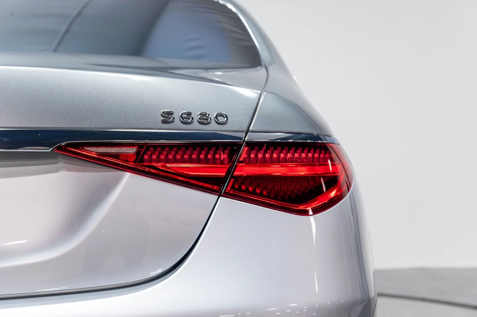 mph062_4227799167_Used_2024_Mercedes_Benz_S_Class_Maybach_S_680_4_MATIC_1777501614_3bd192a236