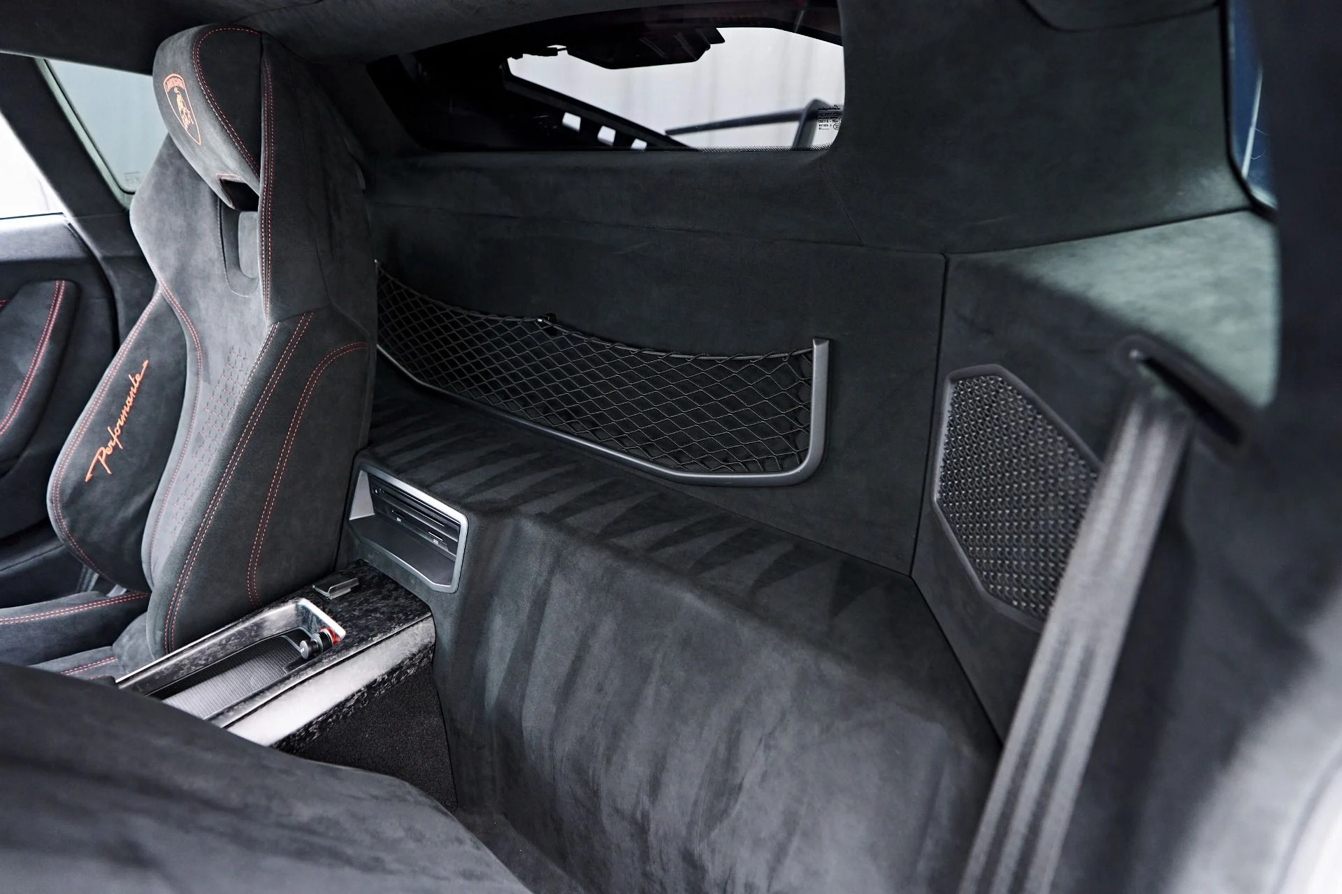 mph062_4227893632_Used_2018_Lamborghini_Huracan_Performante_1761069215_8c851aece7