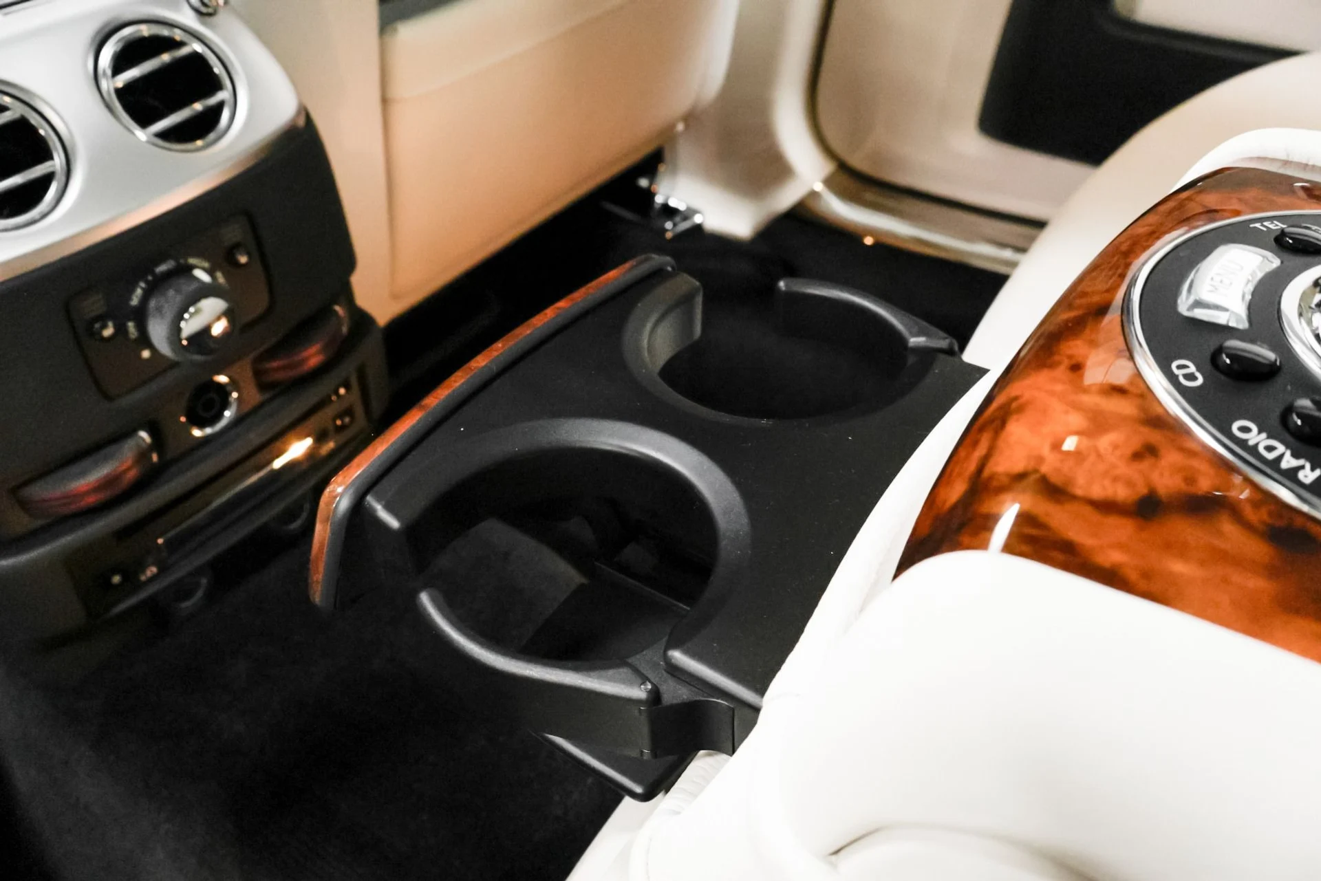 mph062_4269793551_Used_2010_Rolls_Royce_Ghost_1762979242_680dfc268c