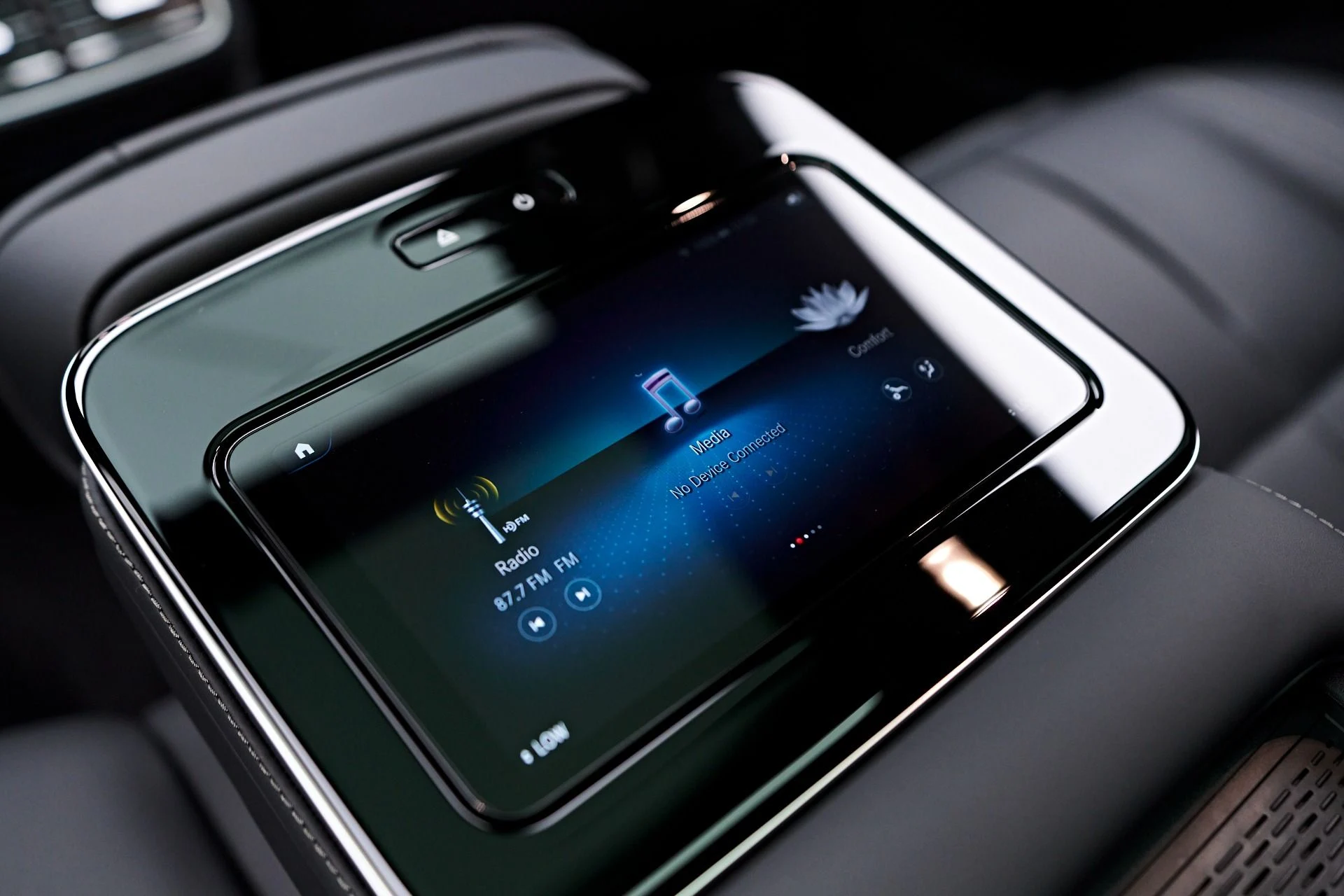 mph062_4274003493_Used_2023_Mercedes_Benz_GLS_Maybach_GLS_600_1762799282_29243f34d3