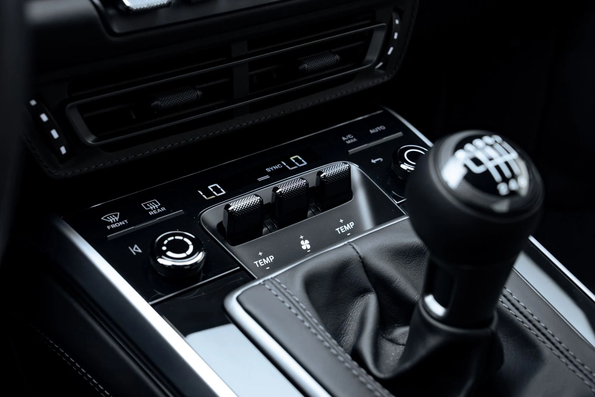 mph062_447241373_Used_2023_Porsche_911_Sport_Classic_1776441930_ebd11a937a