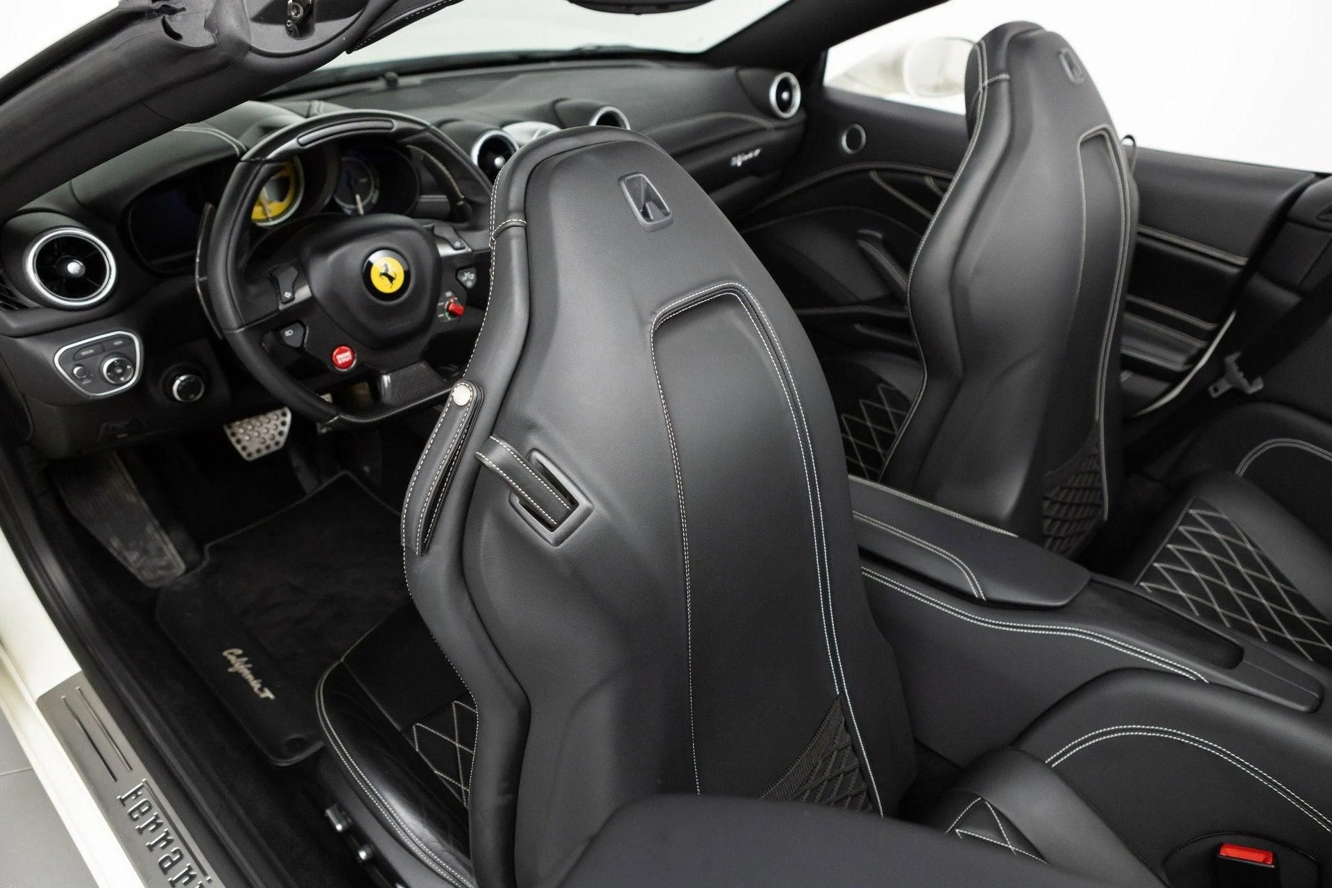 mph062_452999393_Used_2016_Ferrari_California_T_1777368238_57d6402226