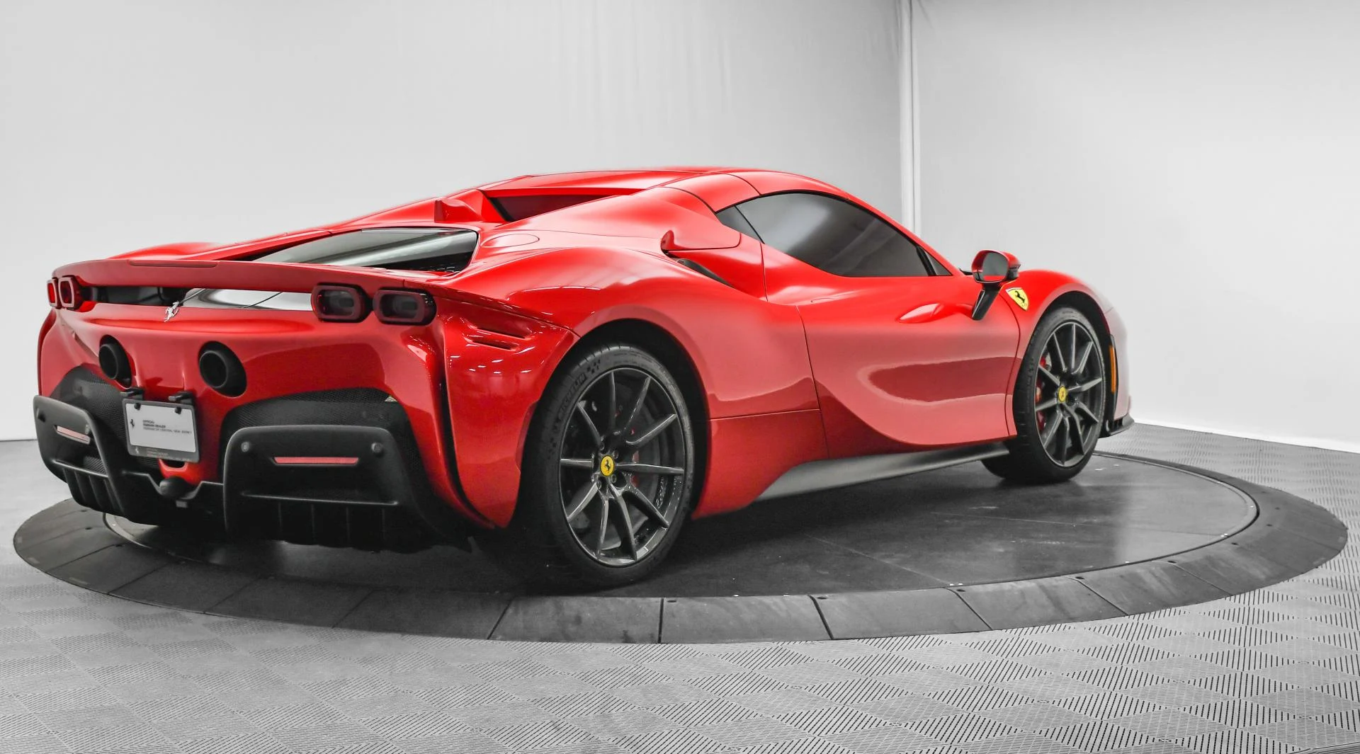 mph062_499327865_Used_2022_Ferrari_SF_90_Spider_1753776278_657faf2628