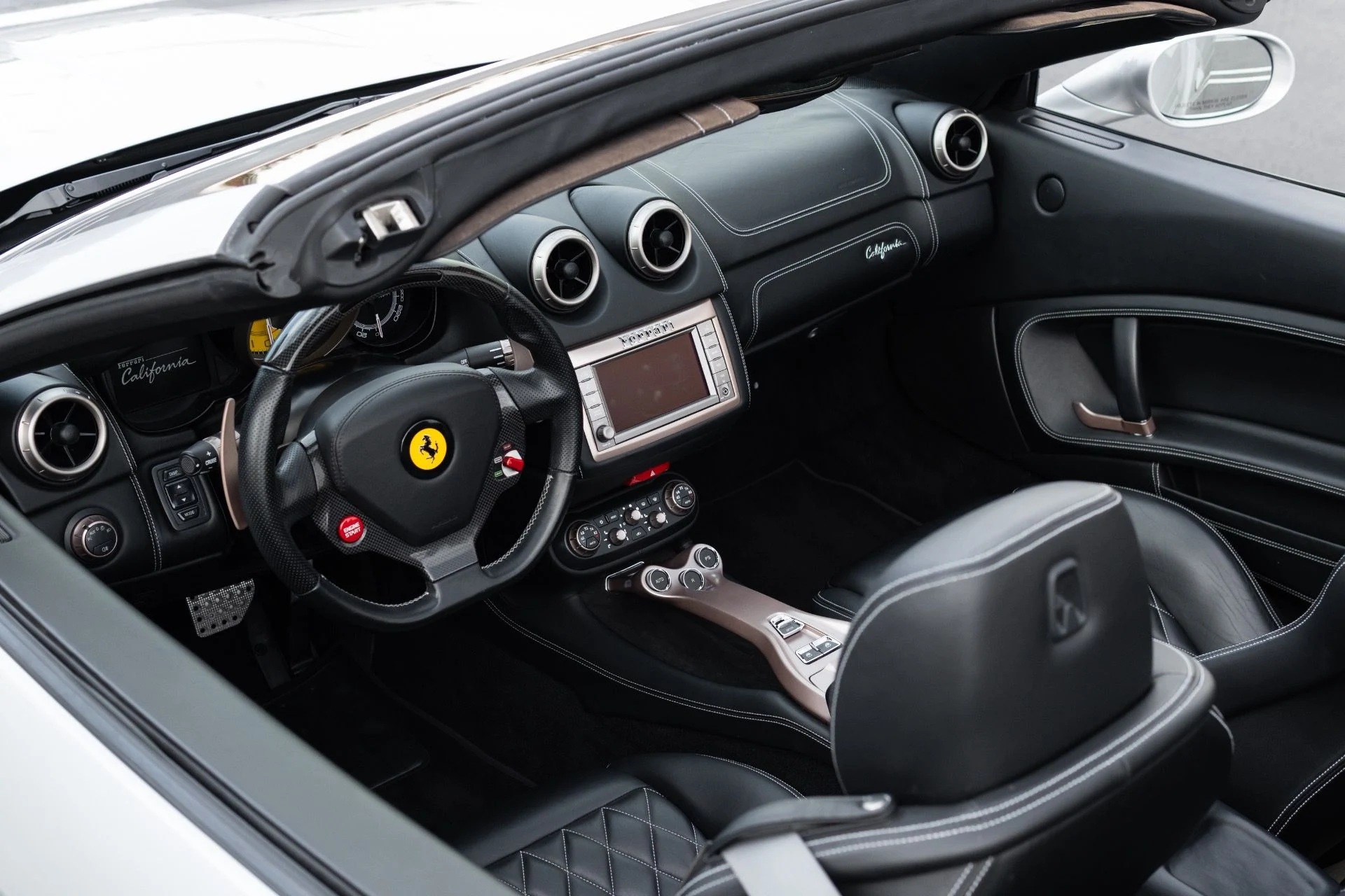 mph062_56110232_Used_2014_Ferrari_California_1774924910_7de8d906cf