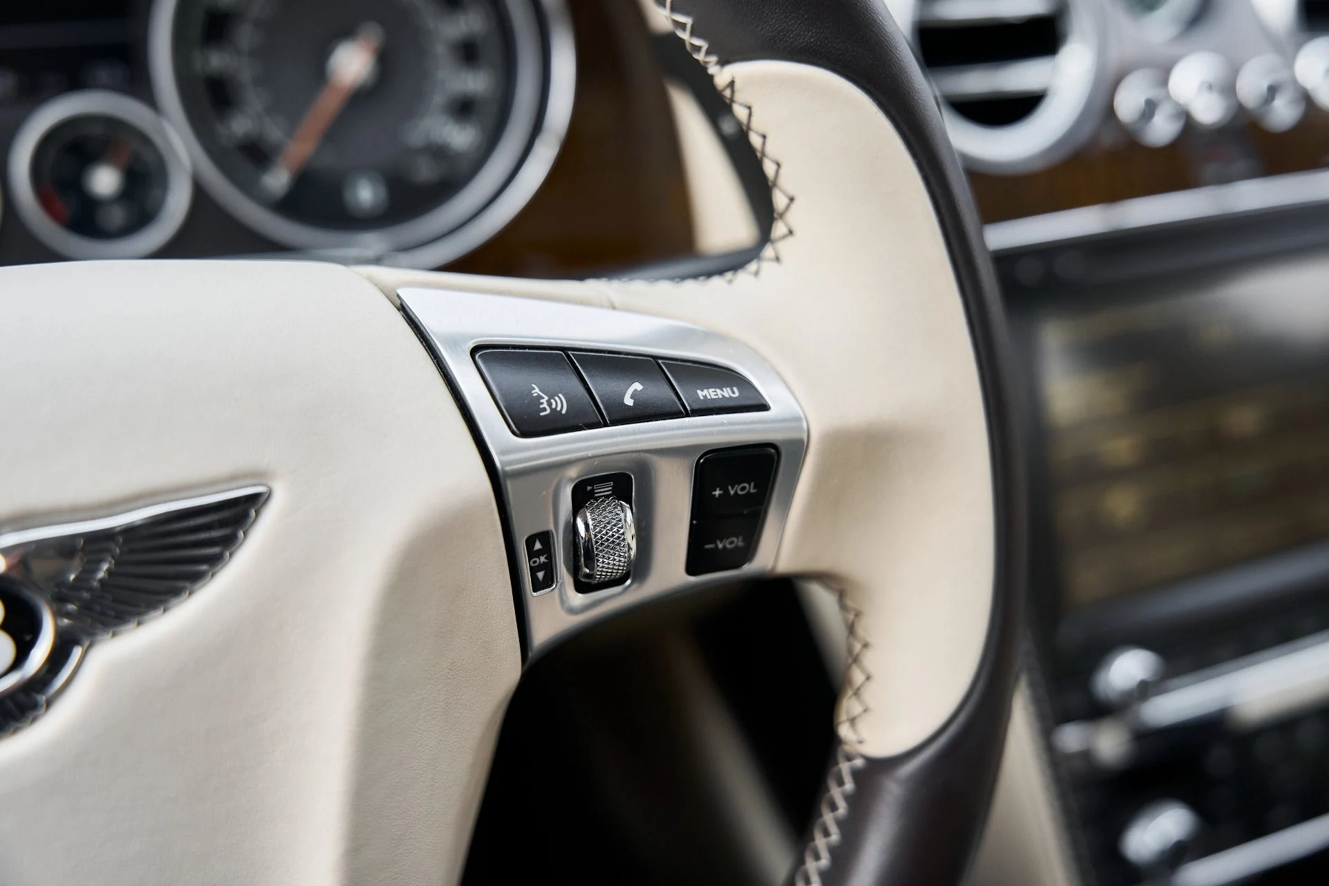 mph062_565132018_Used_2015_Bentley_Flying_Spur_V8_1769278417_b329351266