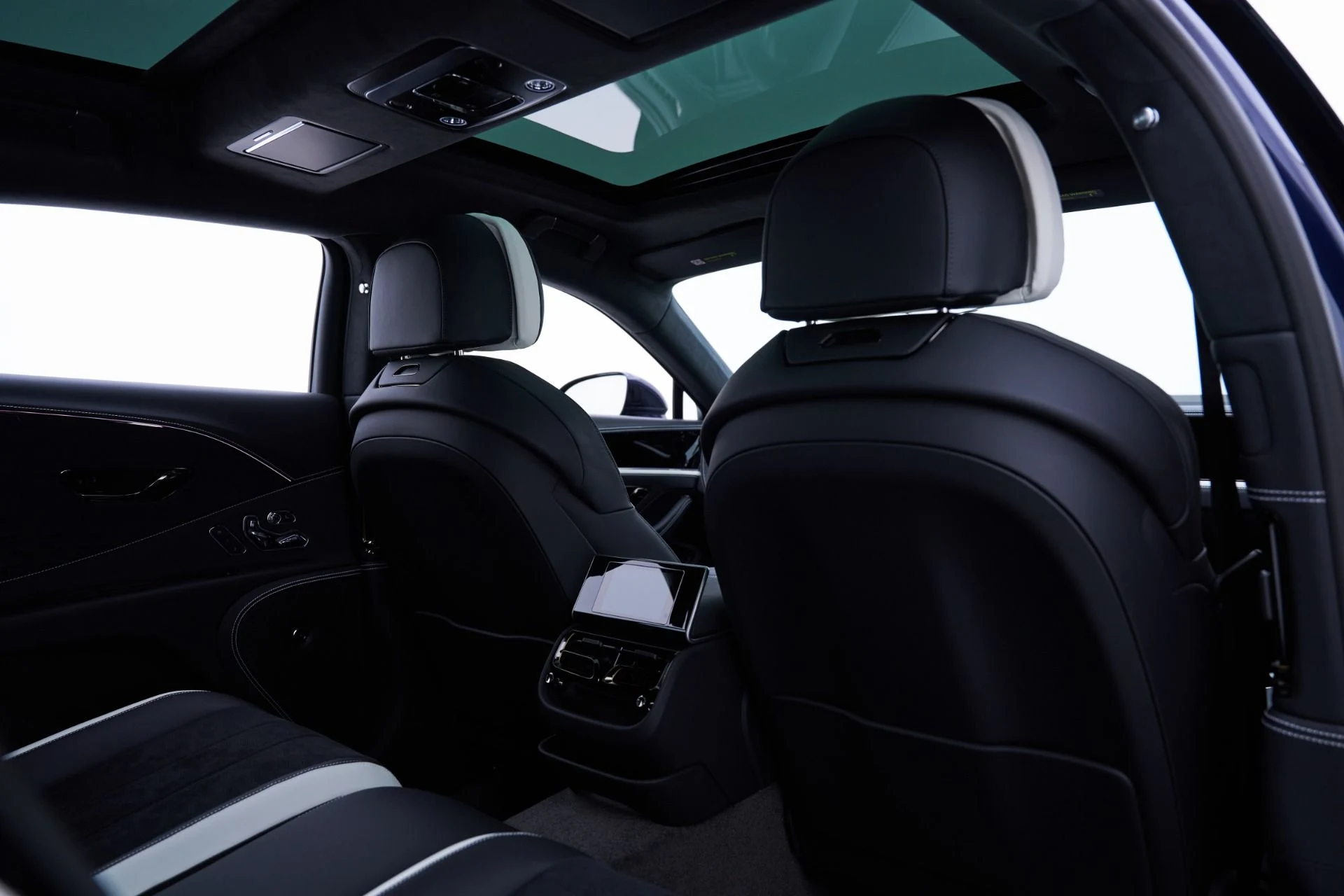 mph062_590932614_Used_2025_Bentley_Flying_Spur_Speed_1793037883_435a1c8232