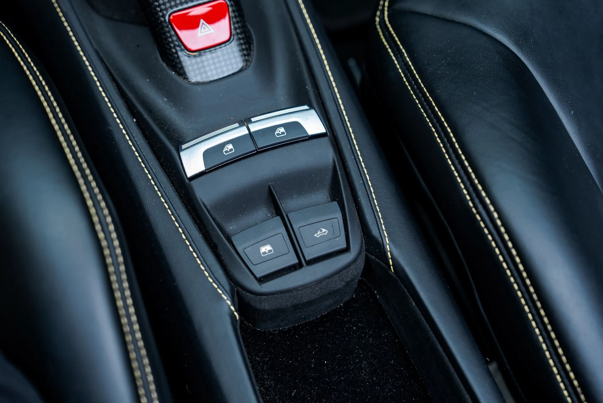 mph062_615923216_Used_2019_Ferrari_488_Spider_1791569593_43a6e2e36a