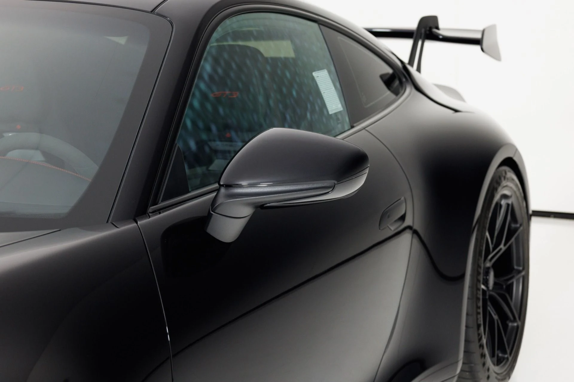 mph062_633428861_Used_2025_Porsche_911_GT_3_1777072064_d7d675efca