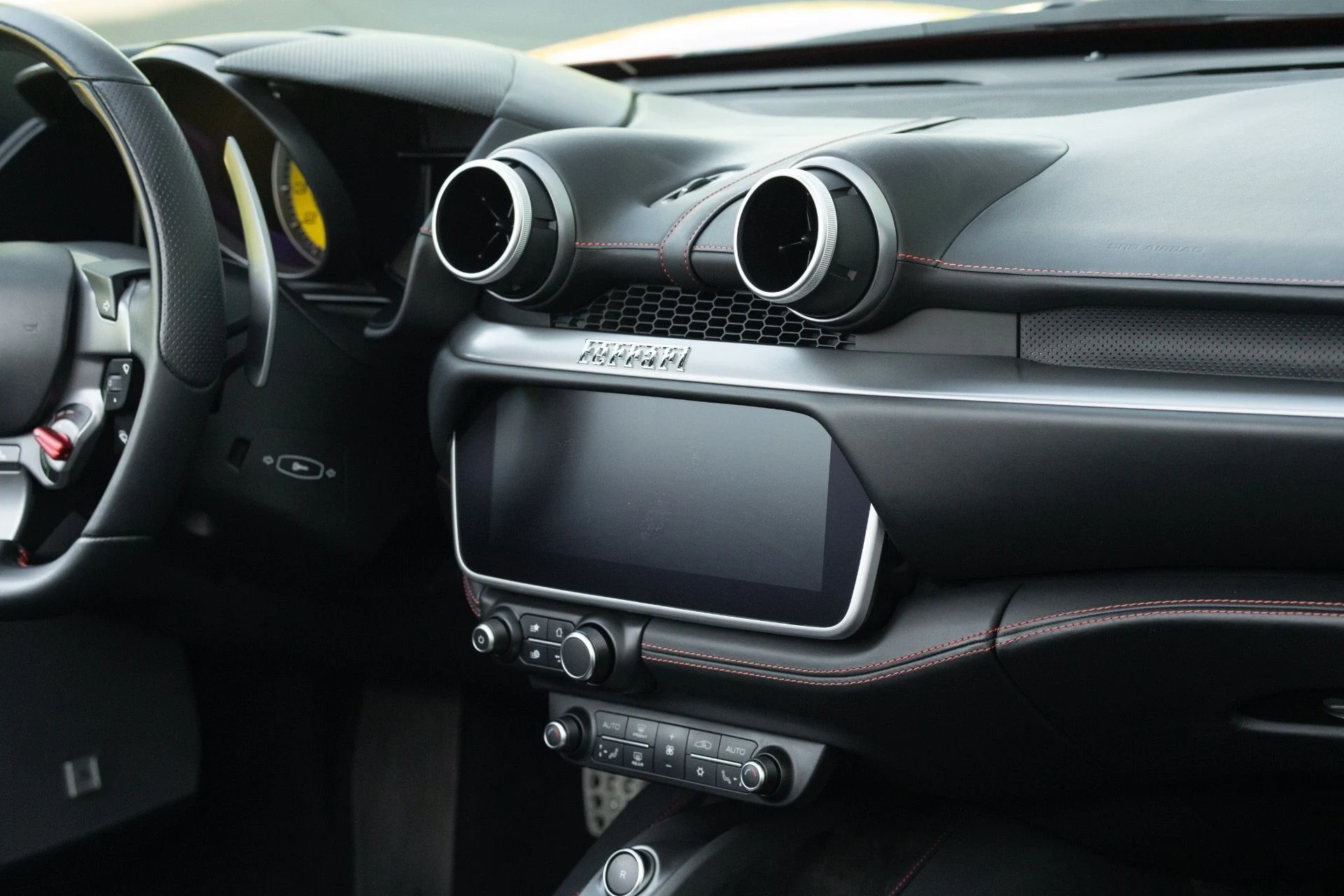 mph062_650046319_Used_2020_Ferrari_Portofino_1760457229_13e658358d
