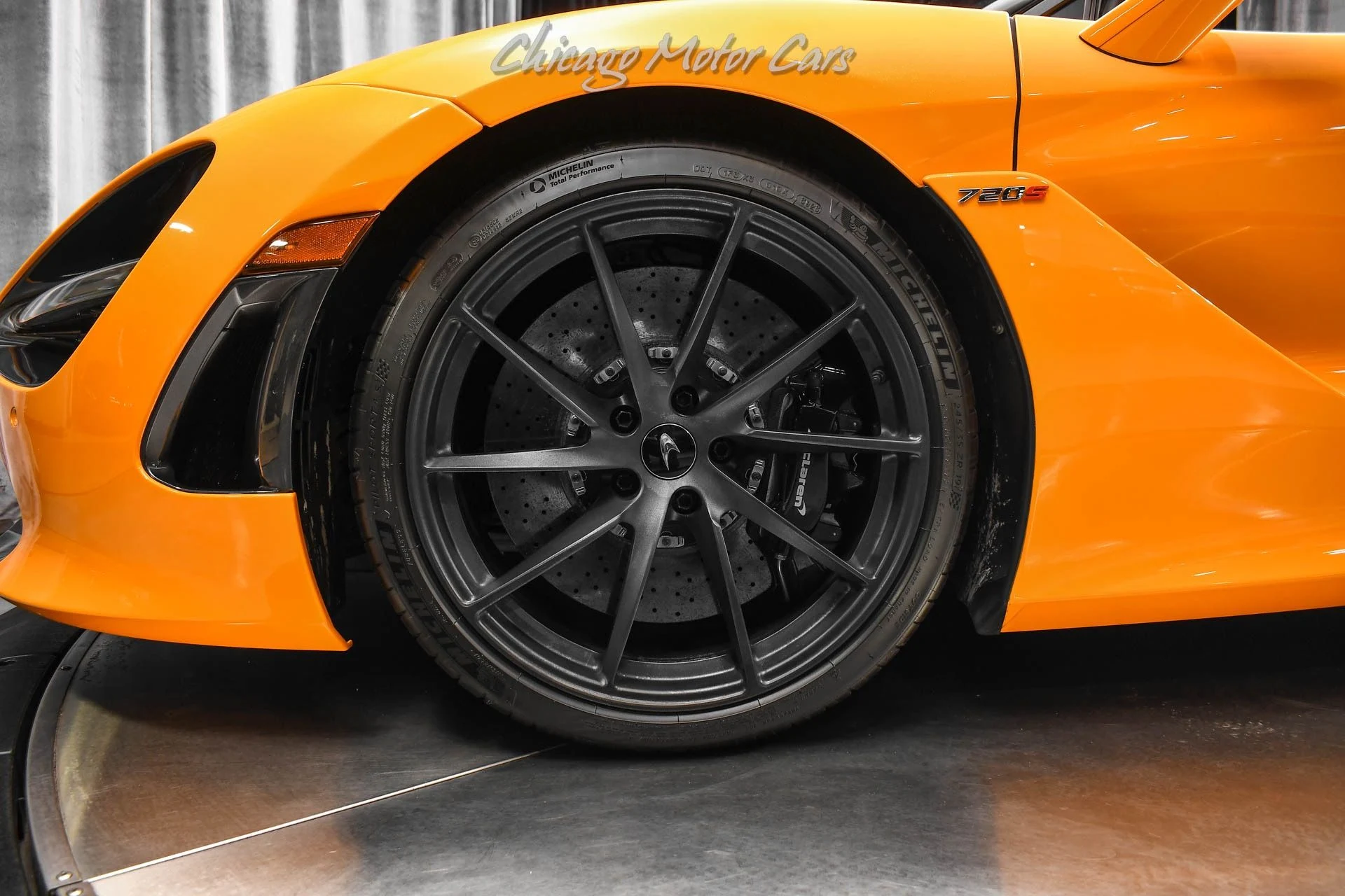 mph062_672991962_13044_p63_l_04bab45a59