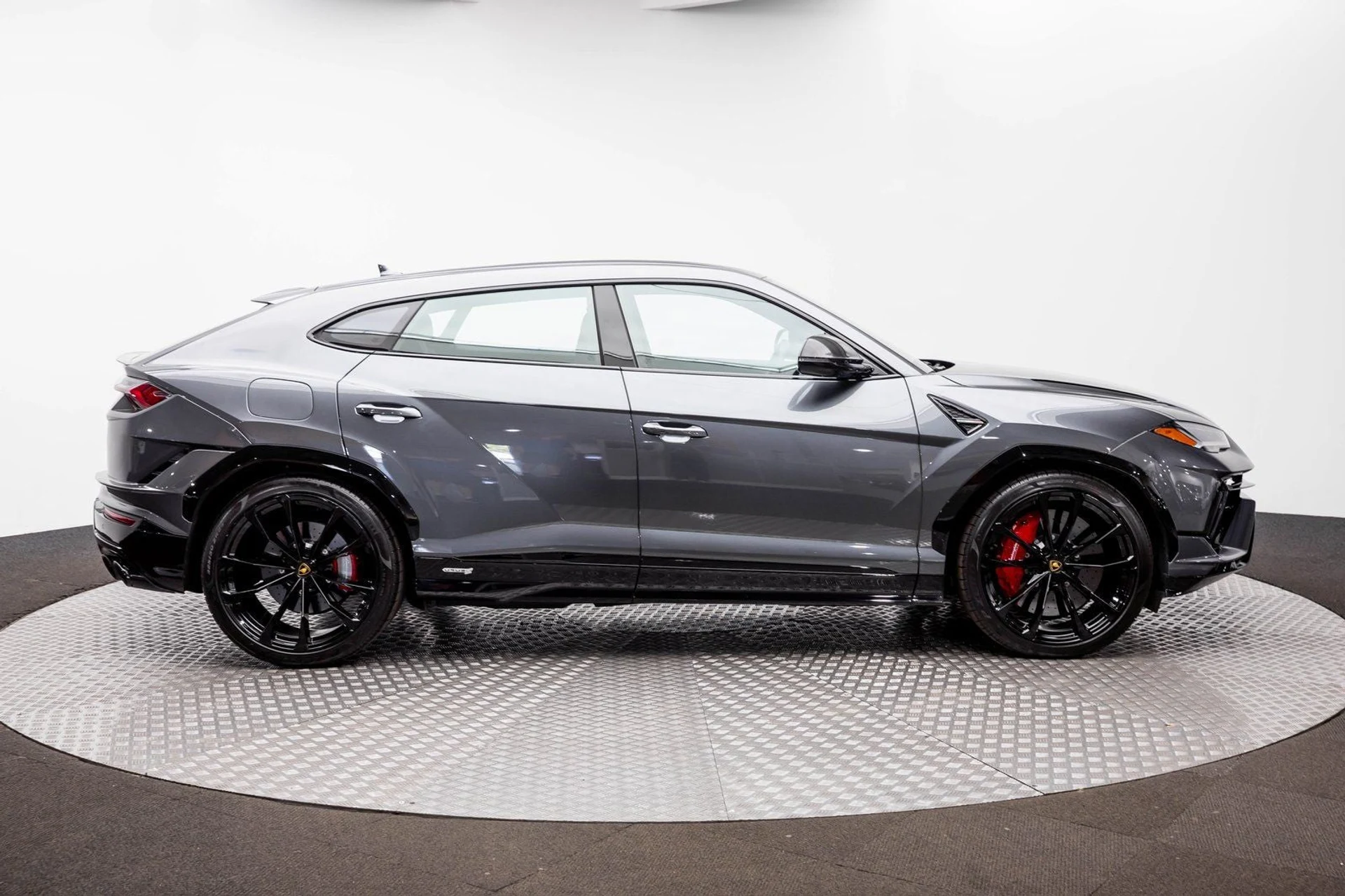 mph062_673757197_63_b2ffd93594