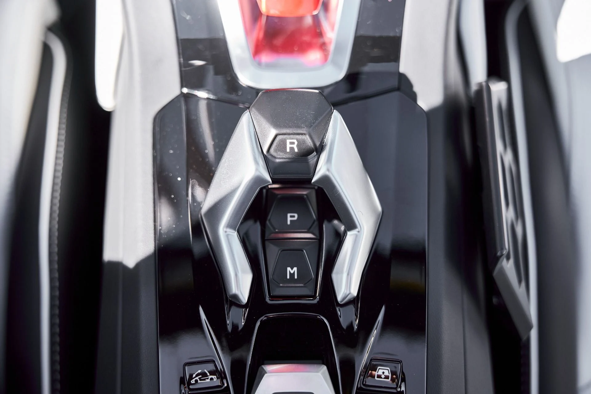 mph062_688065435_Used_2024_Lamborghini_Huracan_EVO_Base_1771467076_d709ee71c8