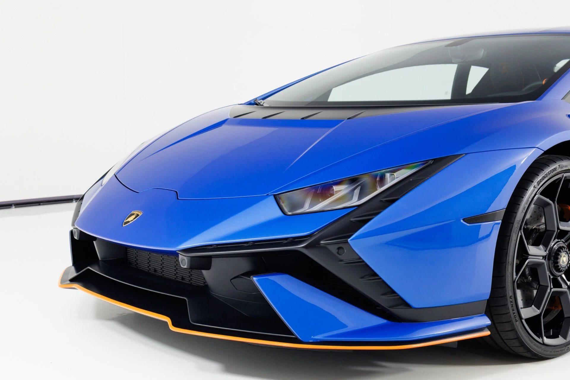mph062_698696546_Used_2023_Lamborghini_Huracan_Tecnica_1784830853_fb713b4752