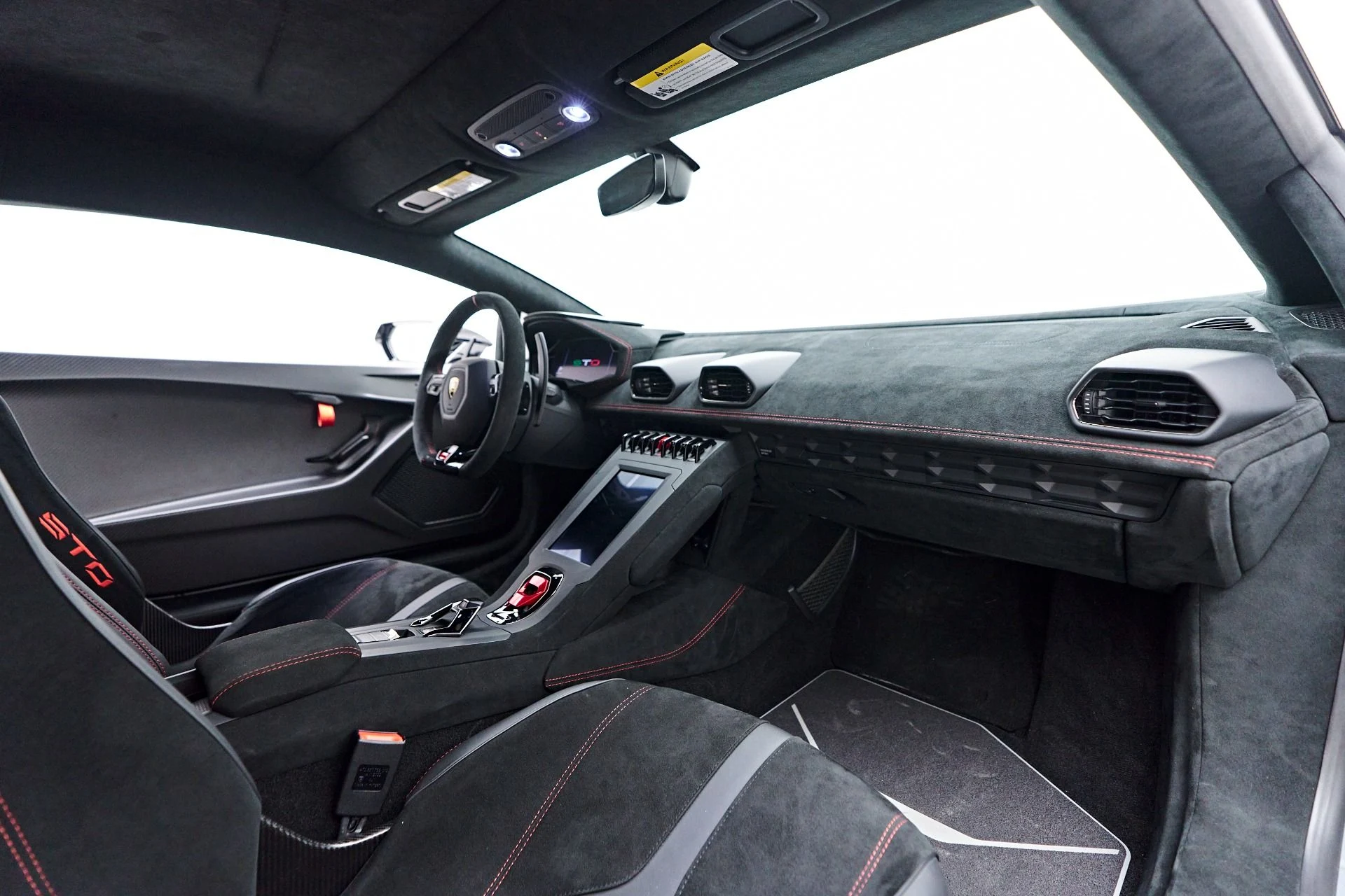 mph062_735652333_Used_2023_Lamborghini_Huracan_STO_Base_1754673404_9df70531c2