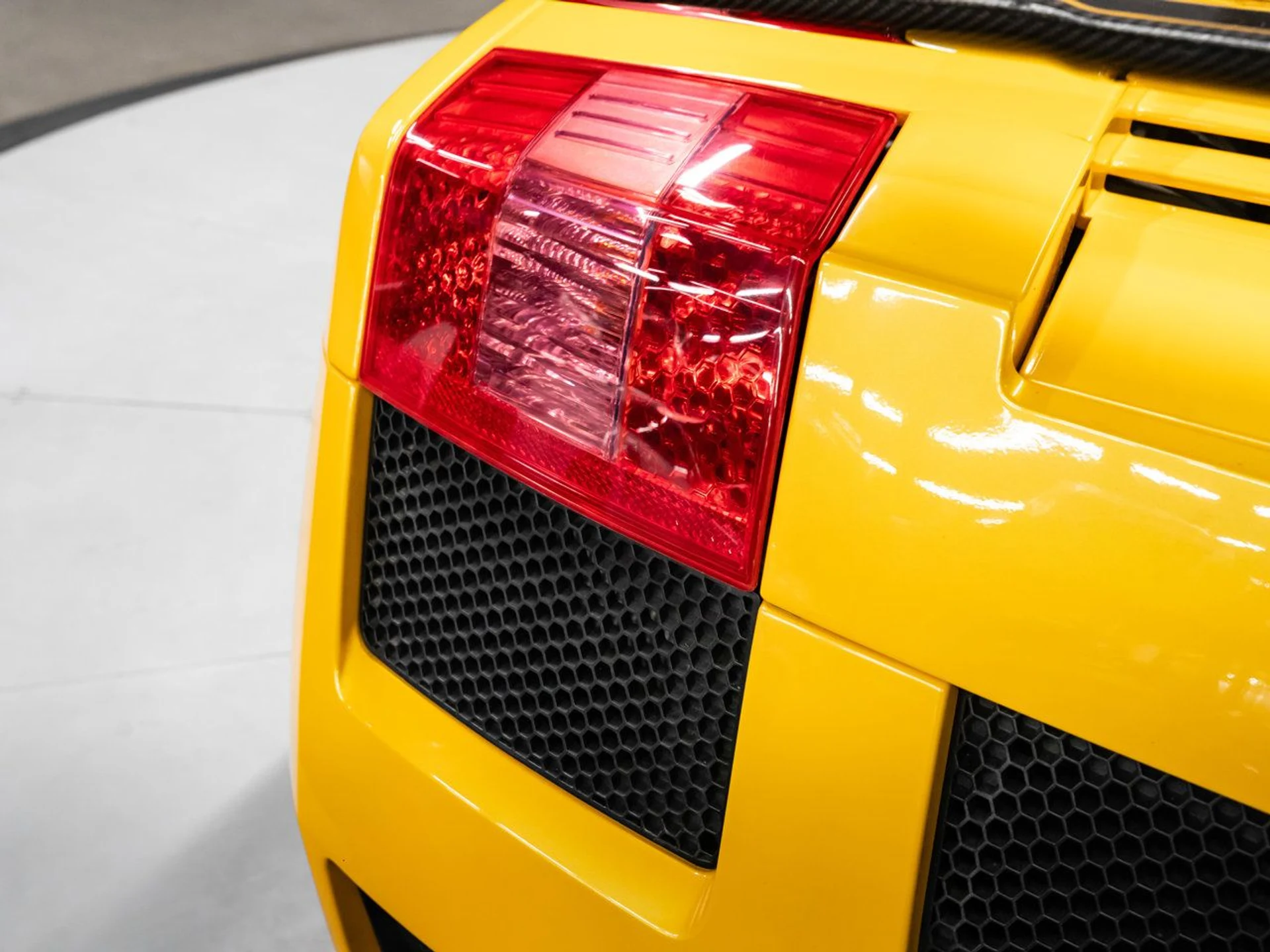 mph062_75681506_lamborghini_gallardo_2006_a993beb103