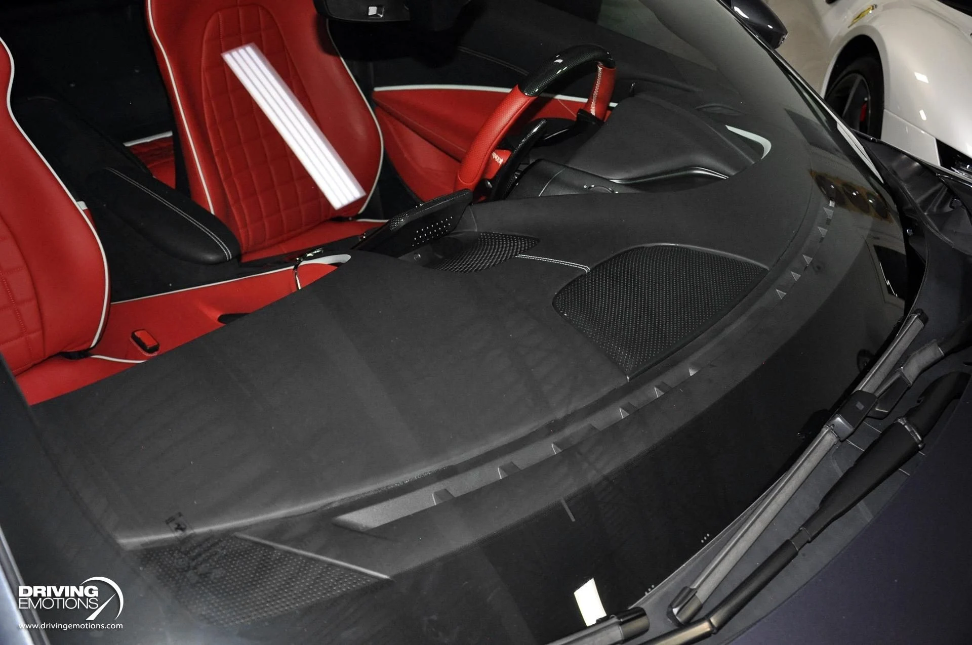 mph062_764323141_882_p63_l_30ea1c2017