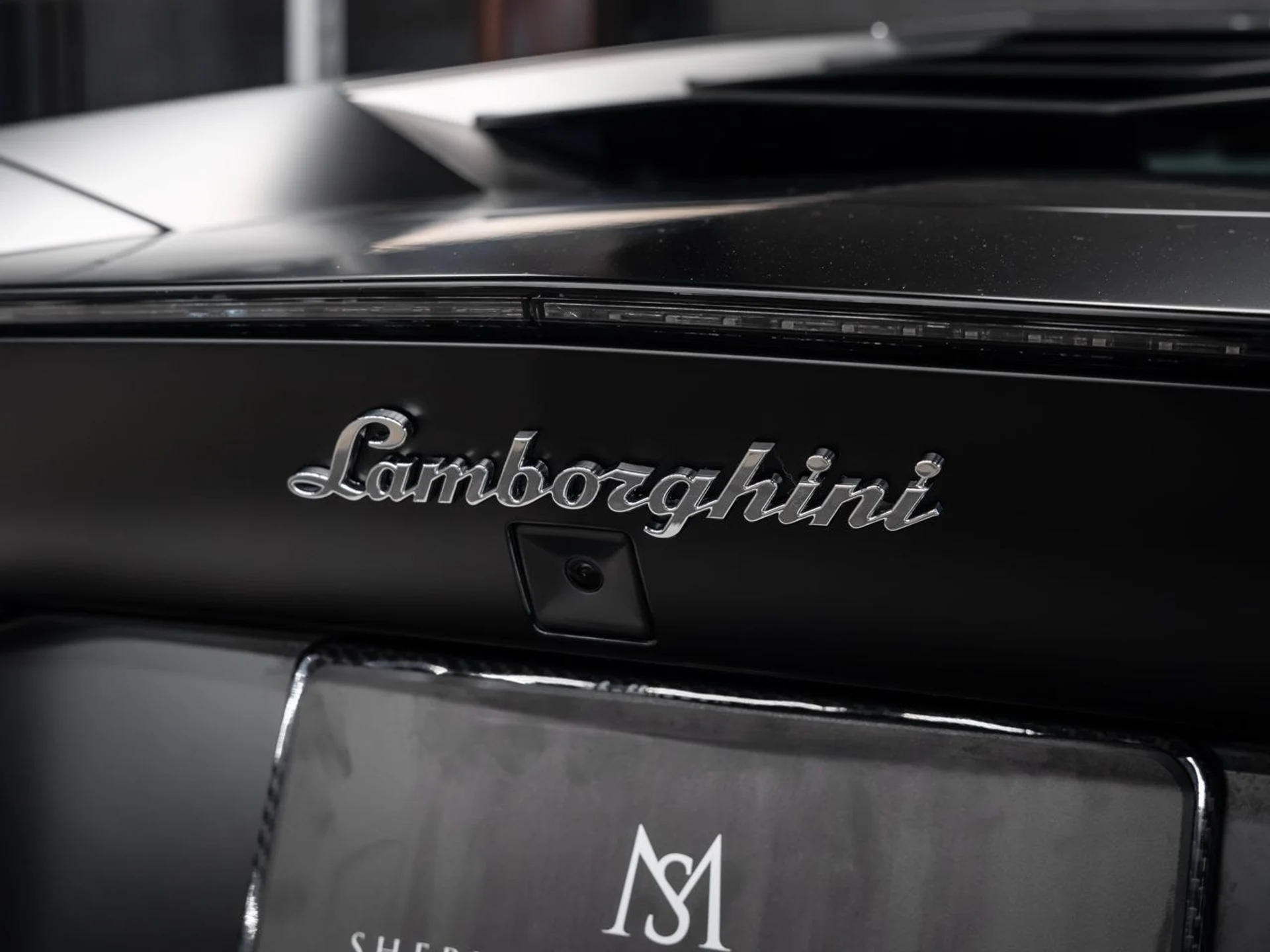 mph062_770095938_lamborghini_aventador_2017_5a6fa5b949