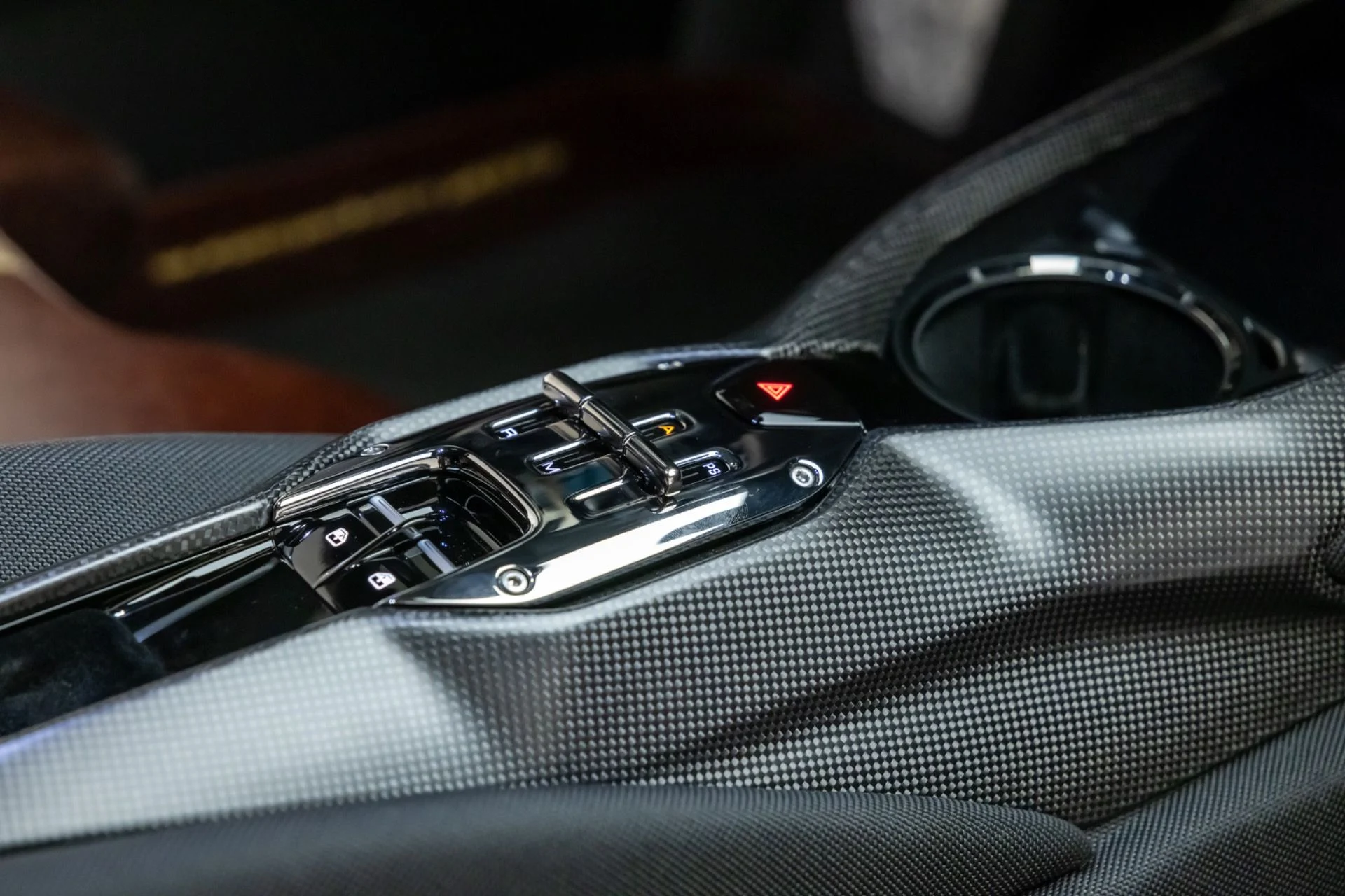 mph062_849084481_13437_p63_l_37090cd4cc