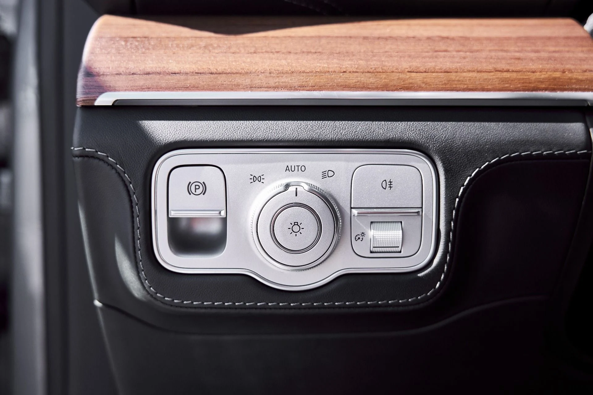 mph062_880068849_Used_2025_Mercedes_Benz_GLS_Maybach_GLS_600_1771467928_093e85a078