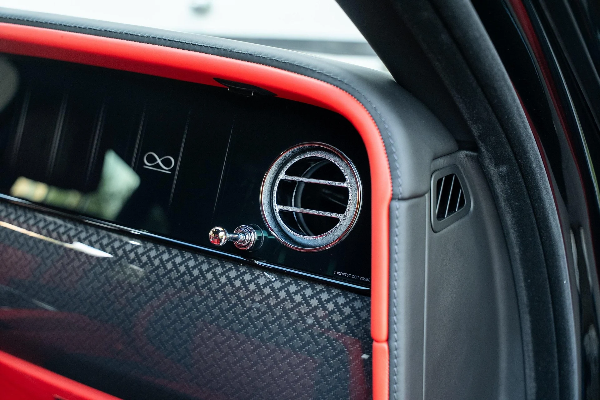 mph062_915938021_444459225_695cc1168f3ee920bf5186e9_c29b71f07b