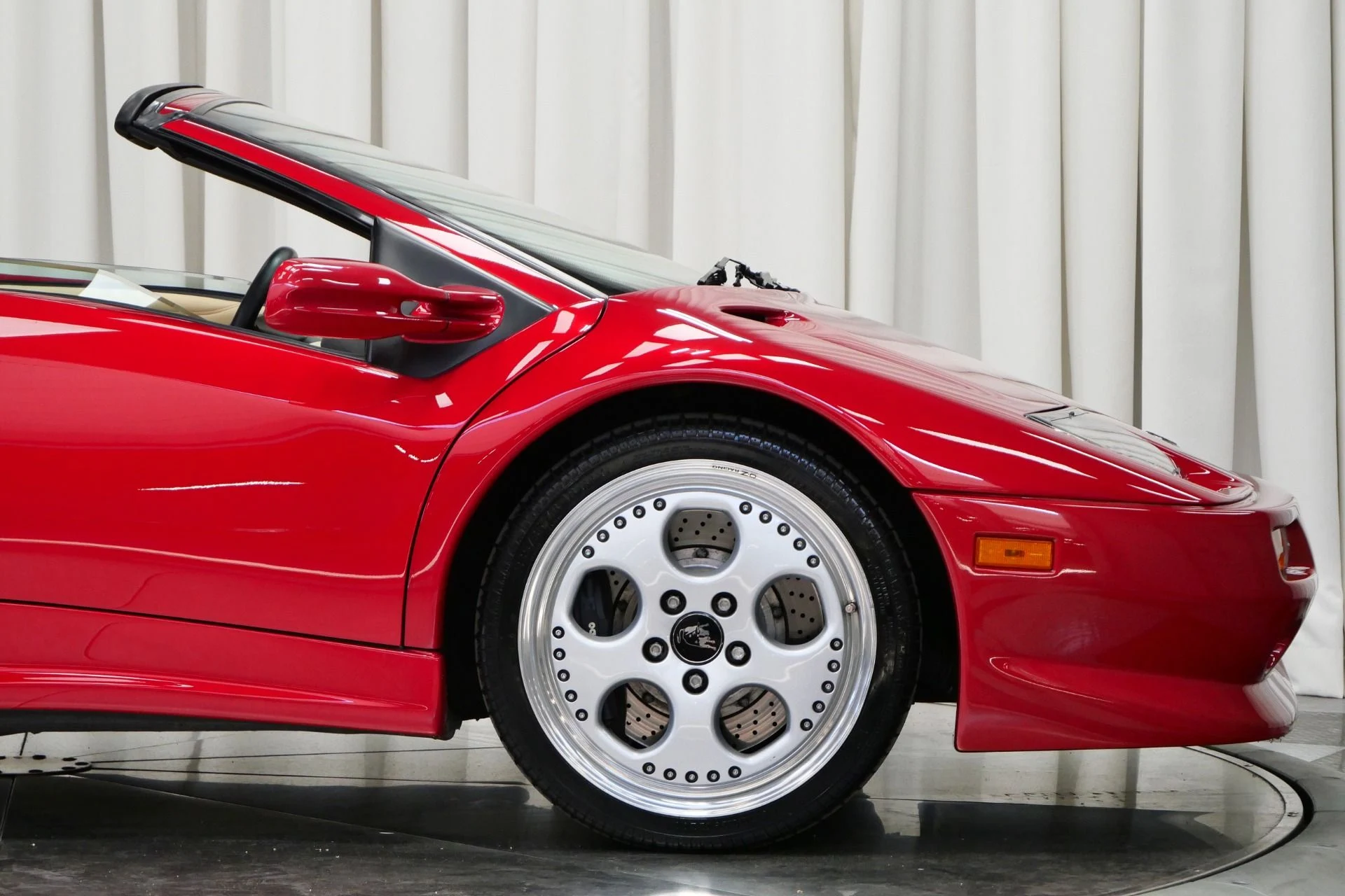 mph062_92145948_Used_1999_Lamborghini_Diablo_VT_Roadster_1747321276_6354704293
