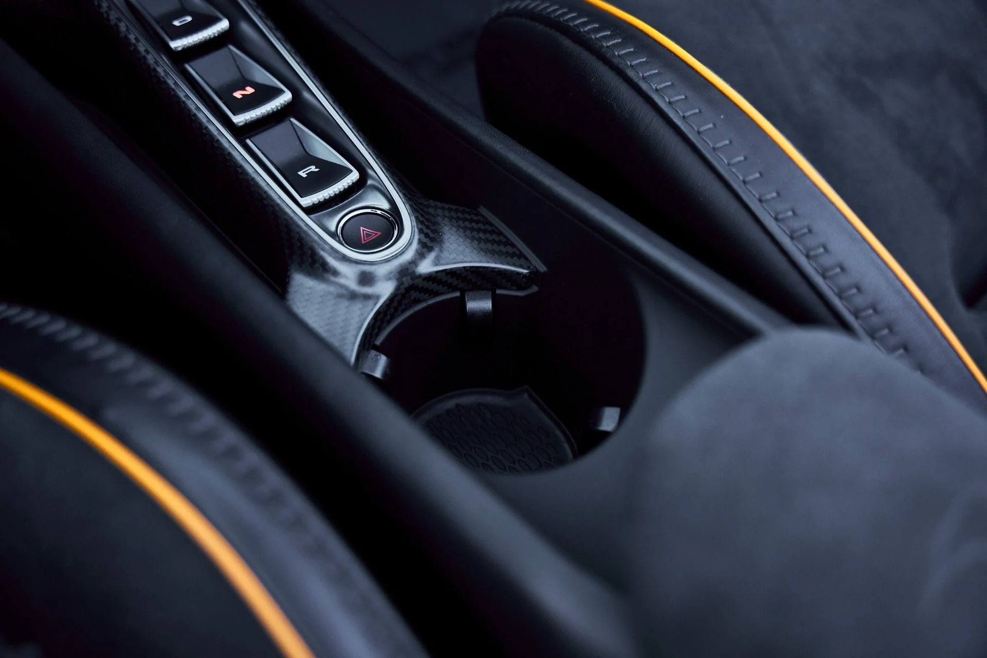 mph062_958331365_Used_2025_Mc_Laren_Artura_Performance_1769481895_44f3a59080