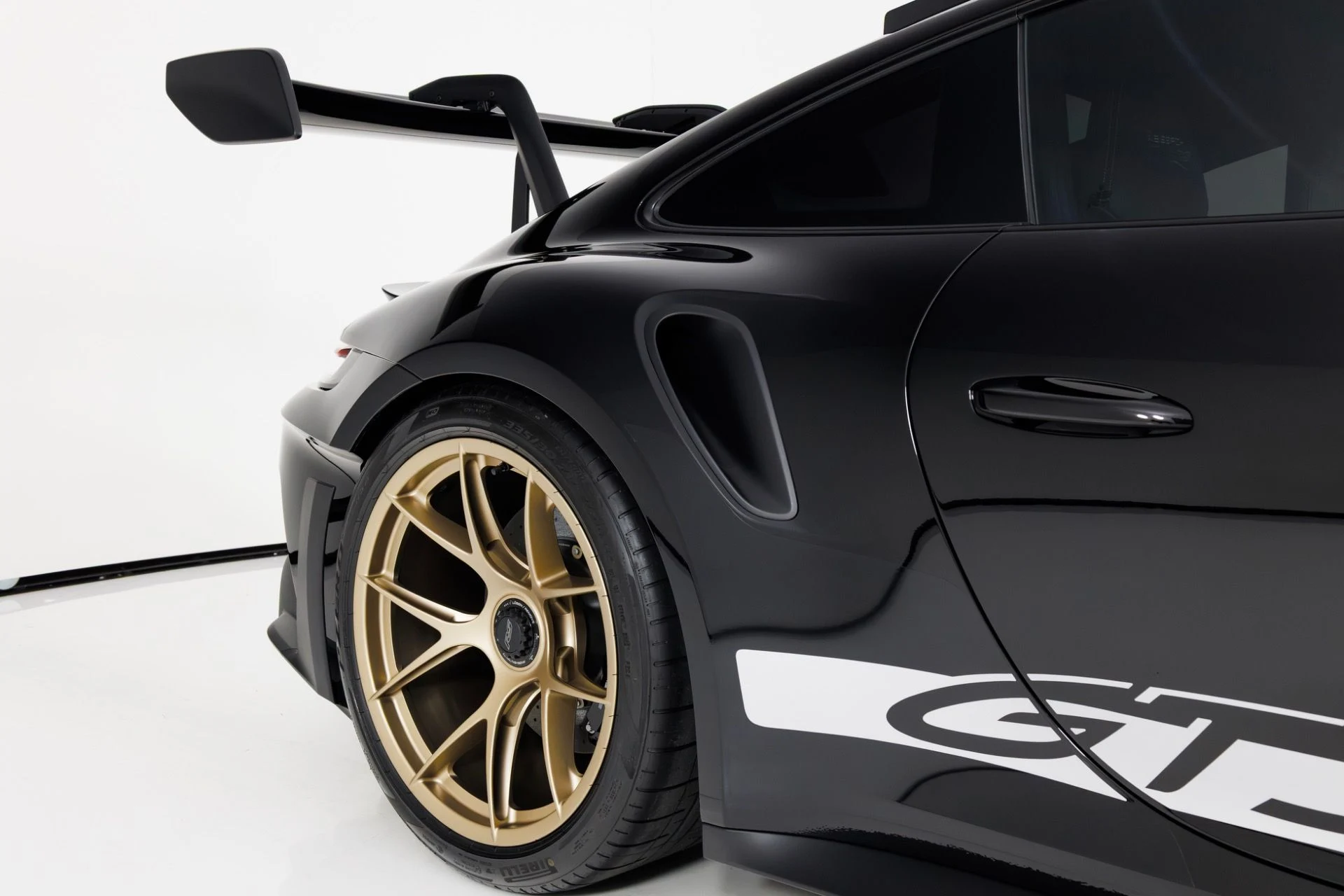 mph062_997774660_Used_2025_Porsche_911_GT_3_RS_1767383469_bff4693b7a