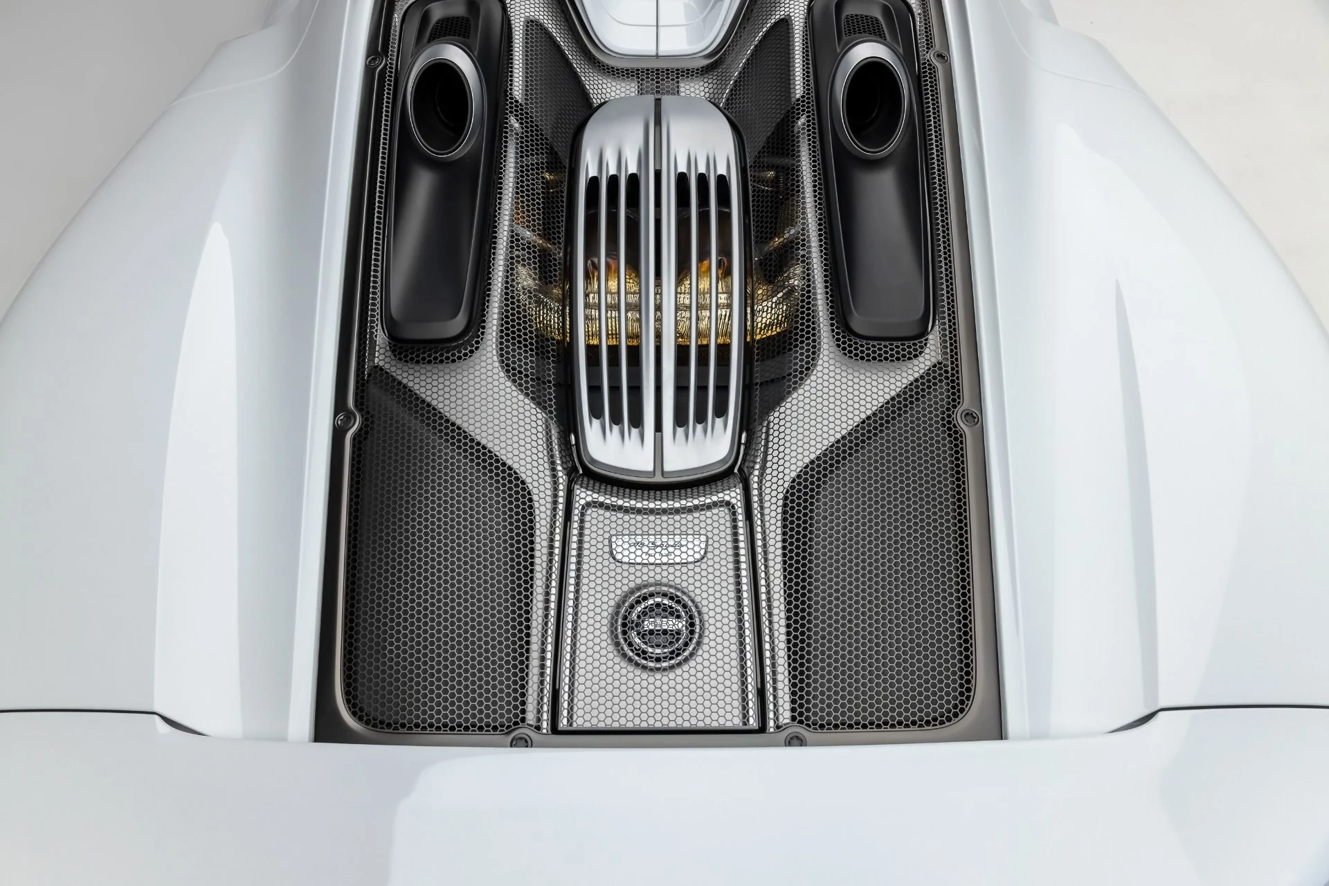 mph063_1030557281_Used_2015_Porsche_918_Spyder_1740676476_c163642d82