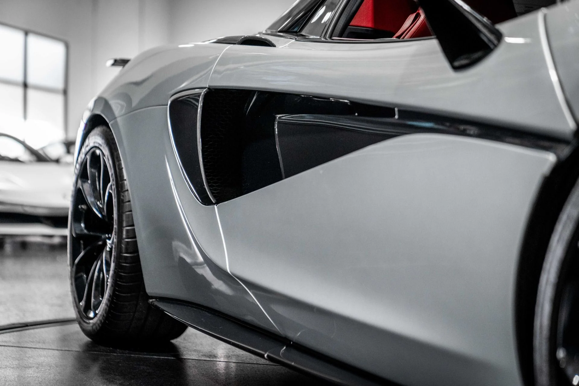 mph063_105439905_Used_2018_Mc_Laren_570_S_Spider_Loaded_Spec_Larini_exhaust_1765469079_0b588b9102