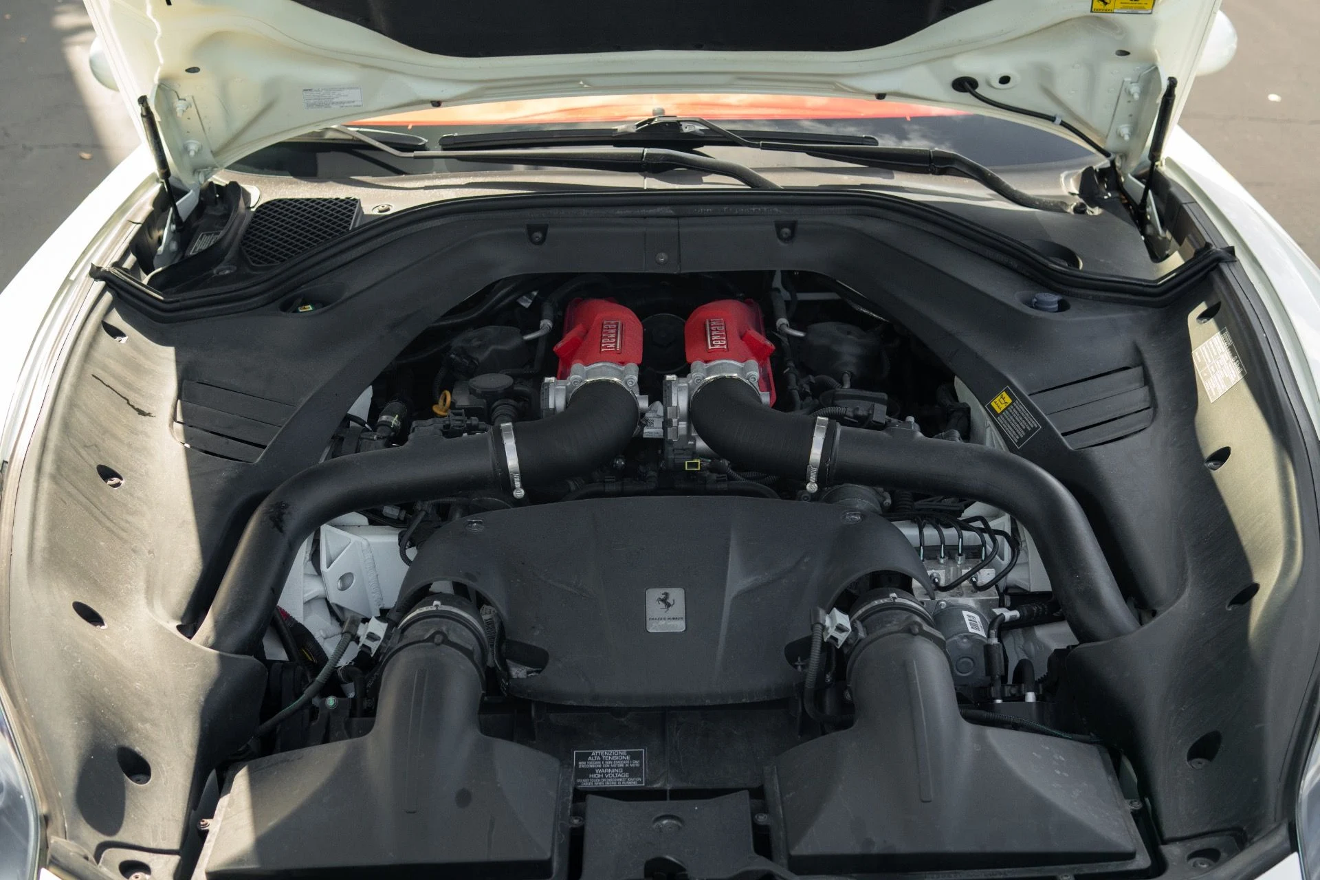 mph063_1068248331_Used_2017_Ferrari_California_T_1767901173_eedaefecd9