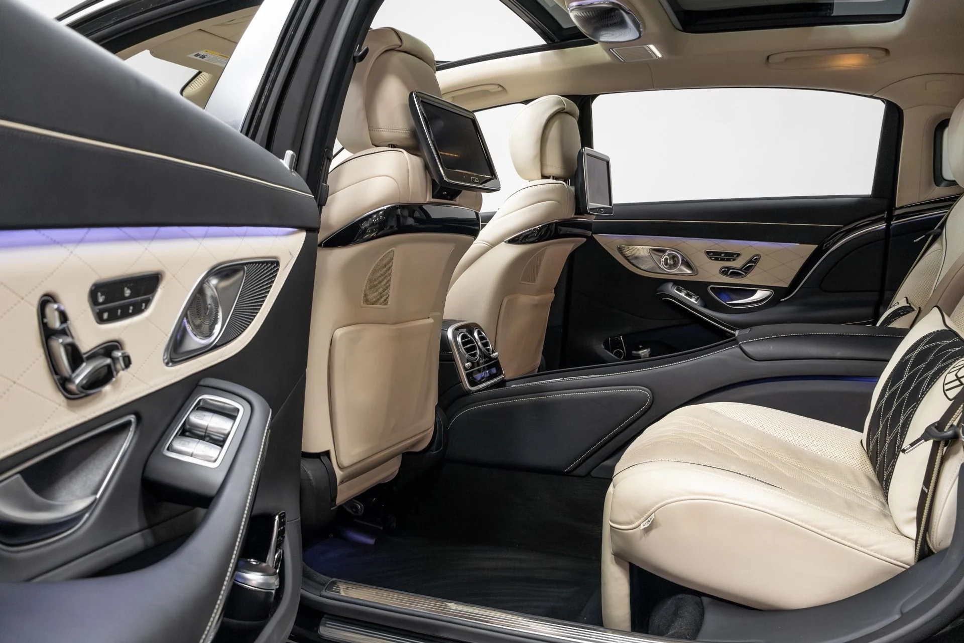 mph063_1068406323_Used_2016_Mercedes_Benz_S_Class_Maybach_S_600_1763586066_6f3dc90b88