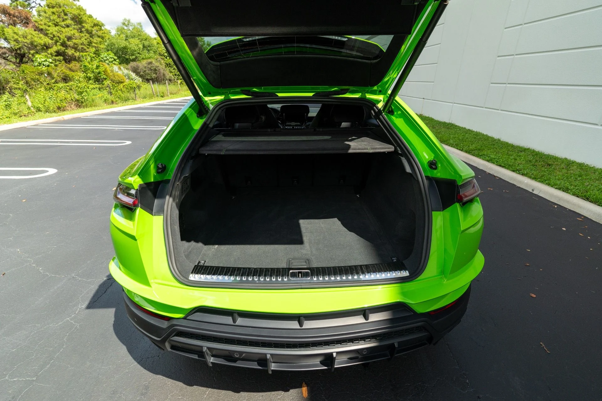 mph063_1085003388_Used_2023_Lamborghini_Urus_S_1758835388_3ca5aefa43