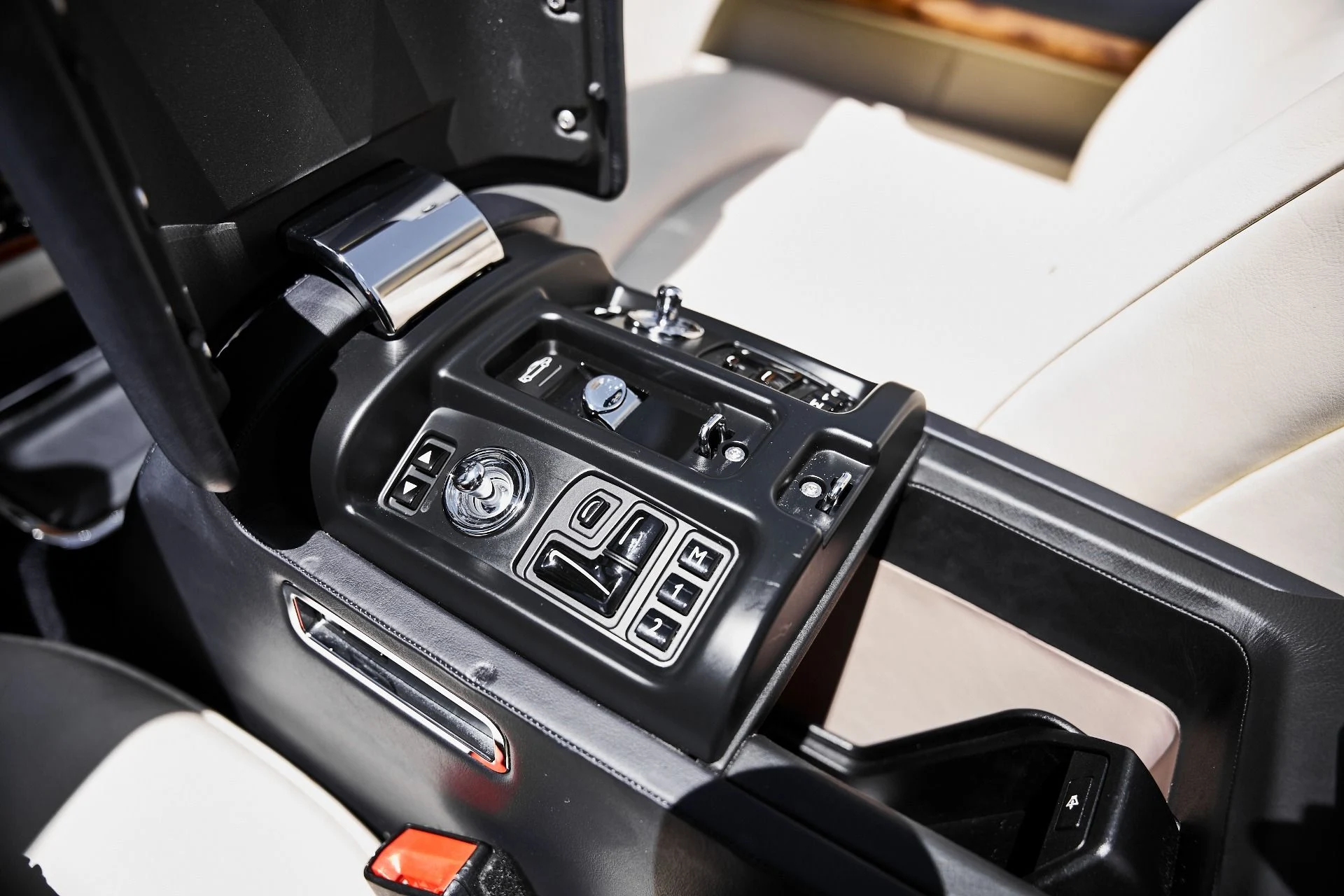 mph063_1094891900_Used_2009_Rolls_Royce_Phantom_Drophead_Coupe_Base_1779209730_85c6e01b61