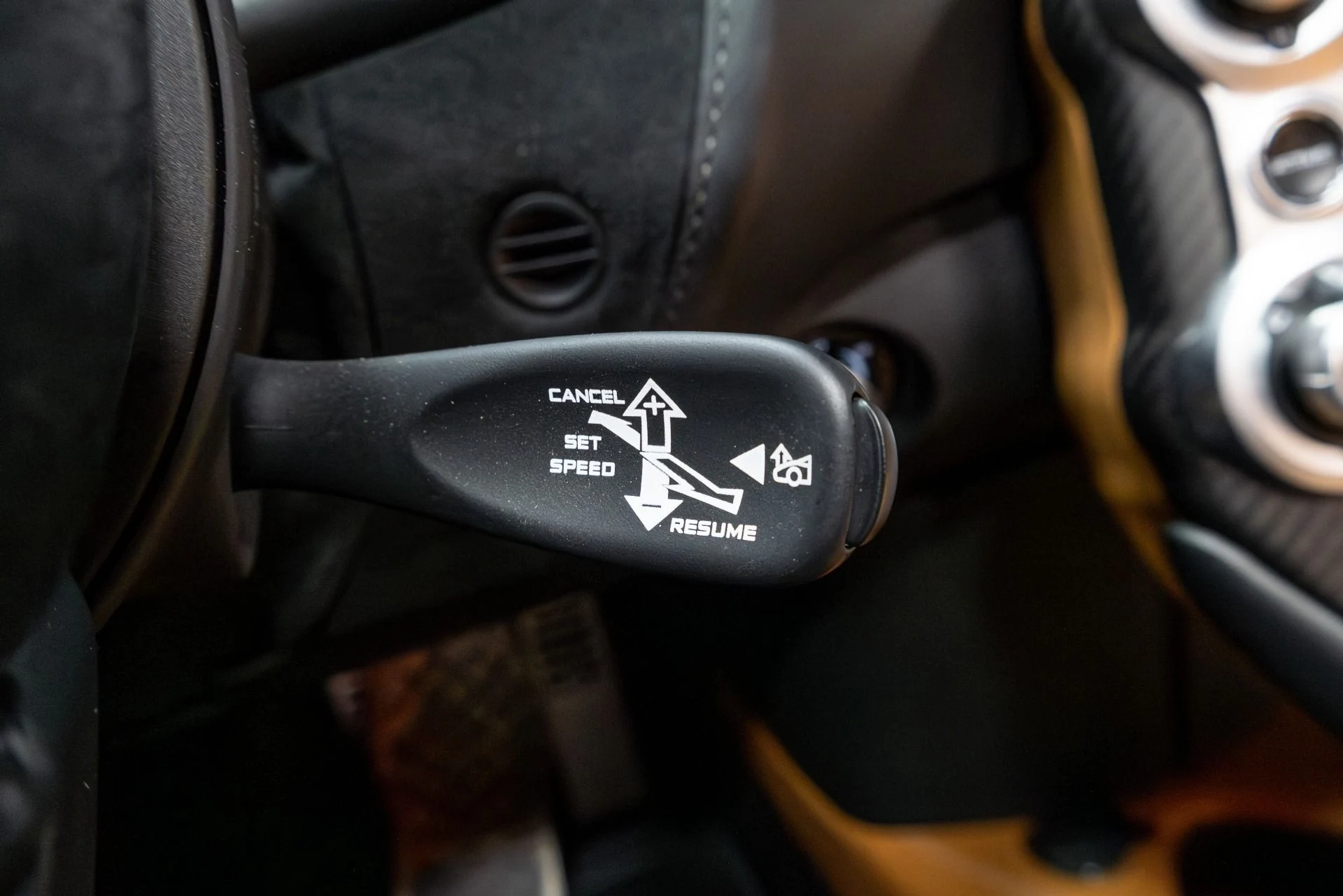 mph063_1106008095_Used_2019_Mc_Laren_720_S_Luxury_1770250296_374b4e3a3b