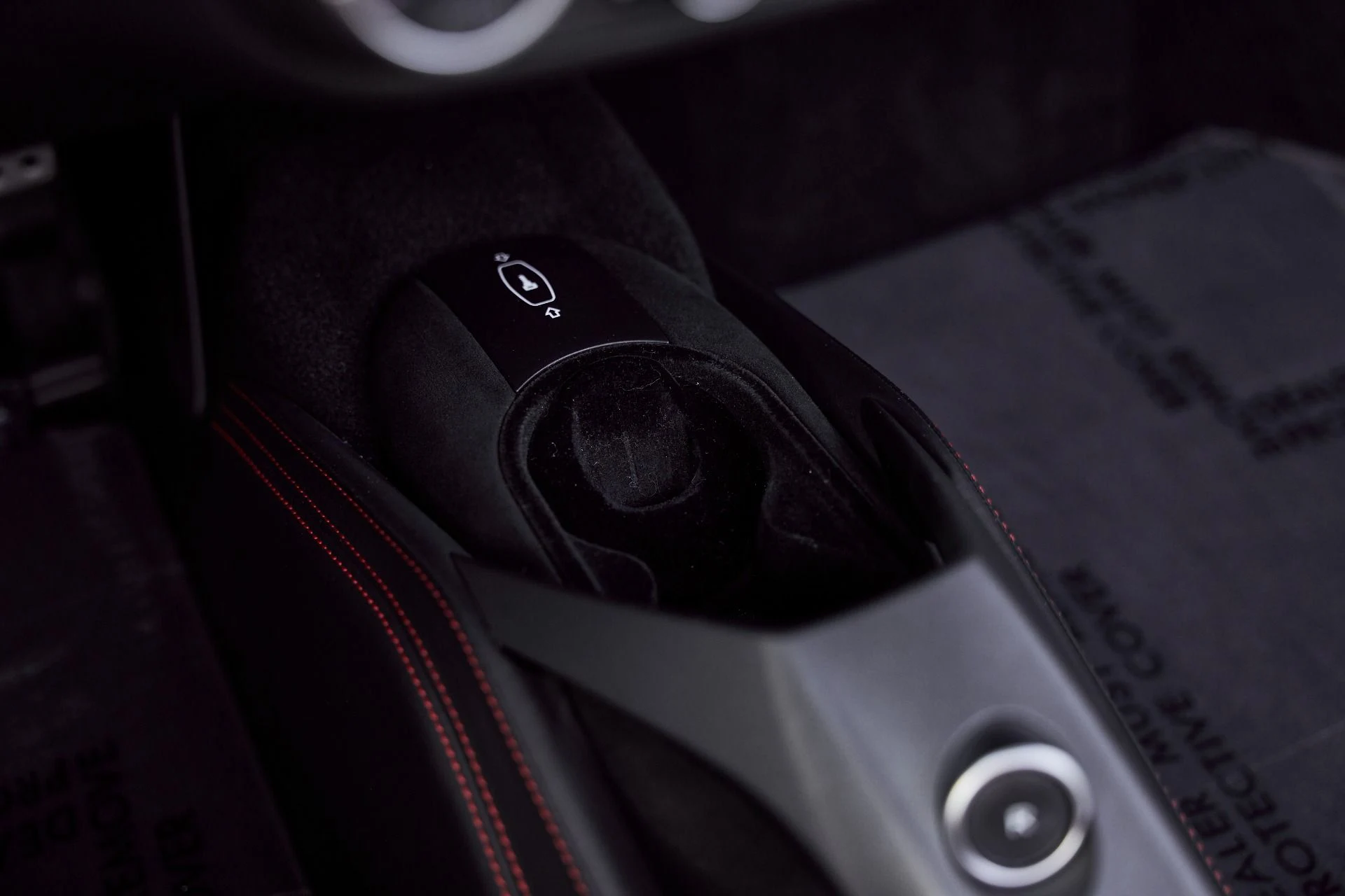 mph063_1111916054_Used_2019_Ferrari_488_Spider_Base_1766025014_b98f2ef276