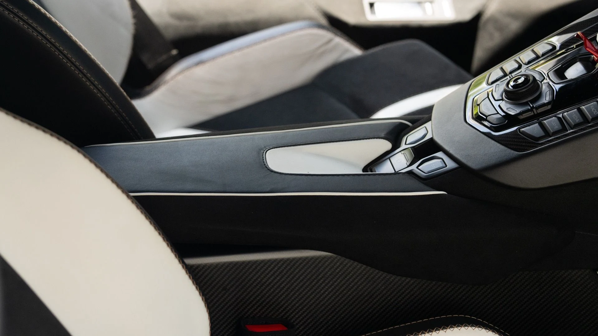 mph063_1121532469_Used_2019_Lamborghini_Aventador_LP_770_4_SVJ_1754340799_35e3f6205a