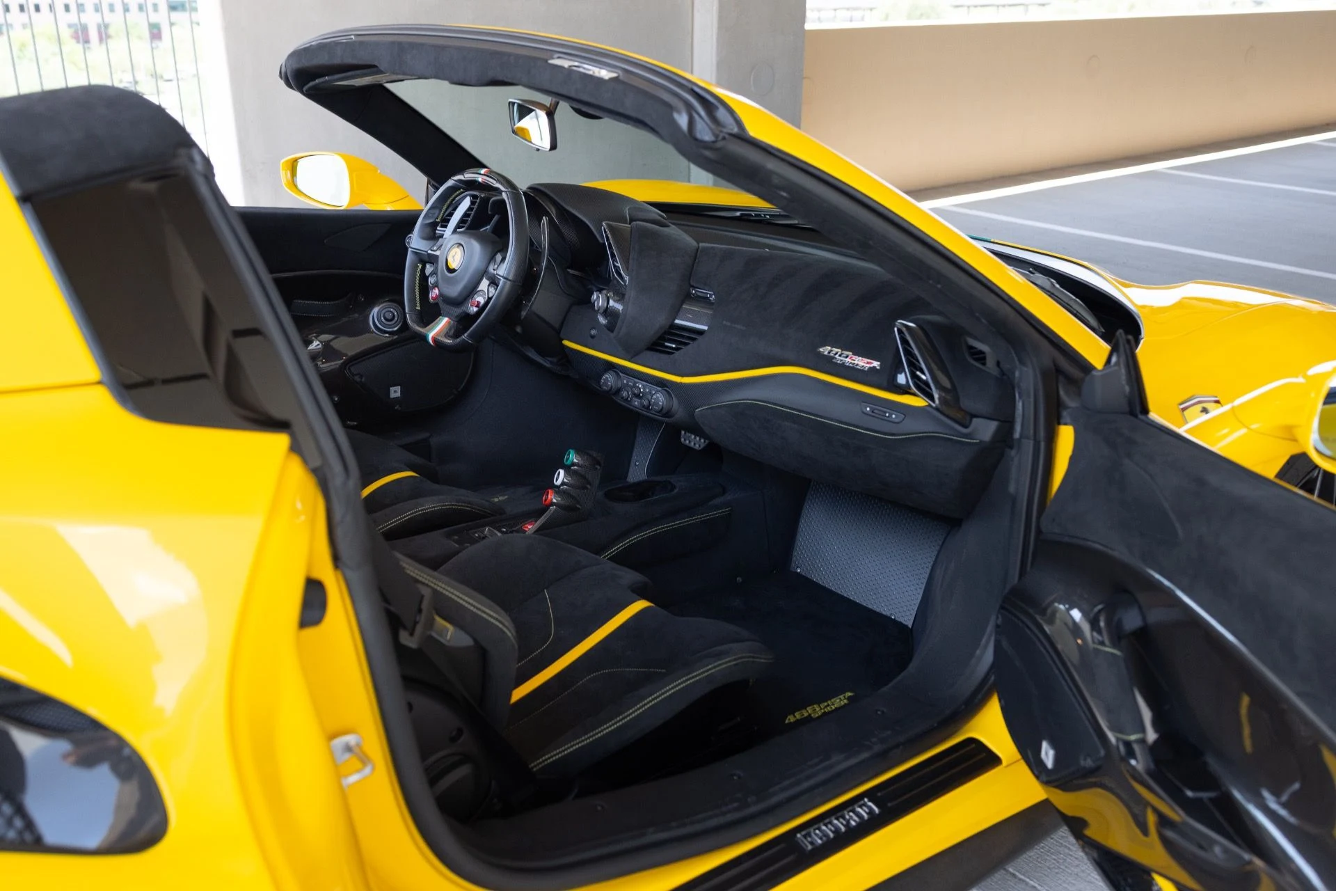 mph063_1130870082_Used_2020_Ferrari_488_Pista_Spider_1785218764_93a1ff6d5c